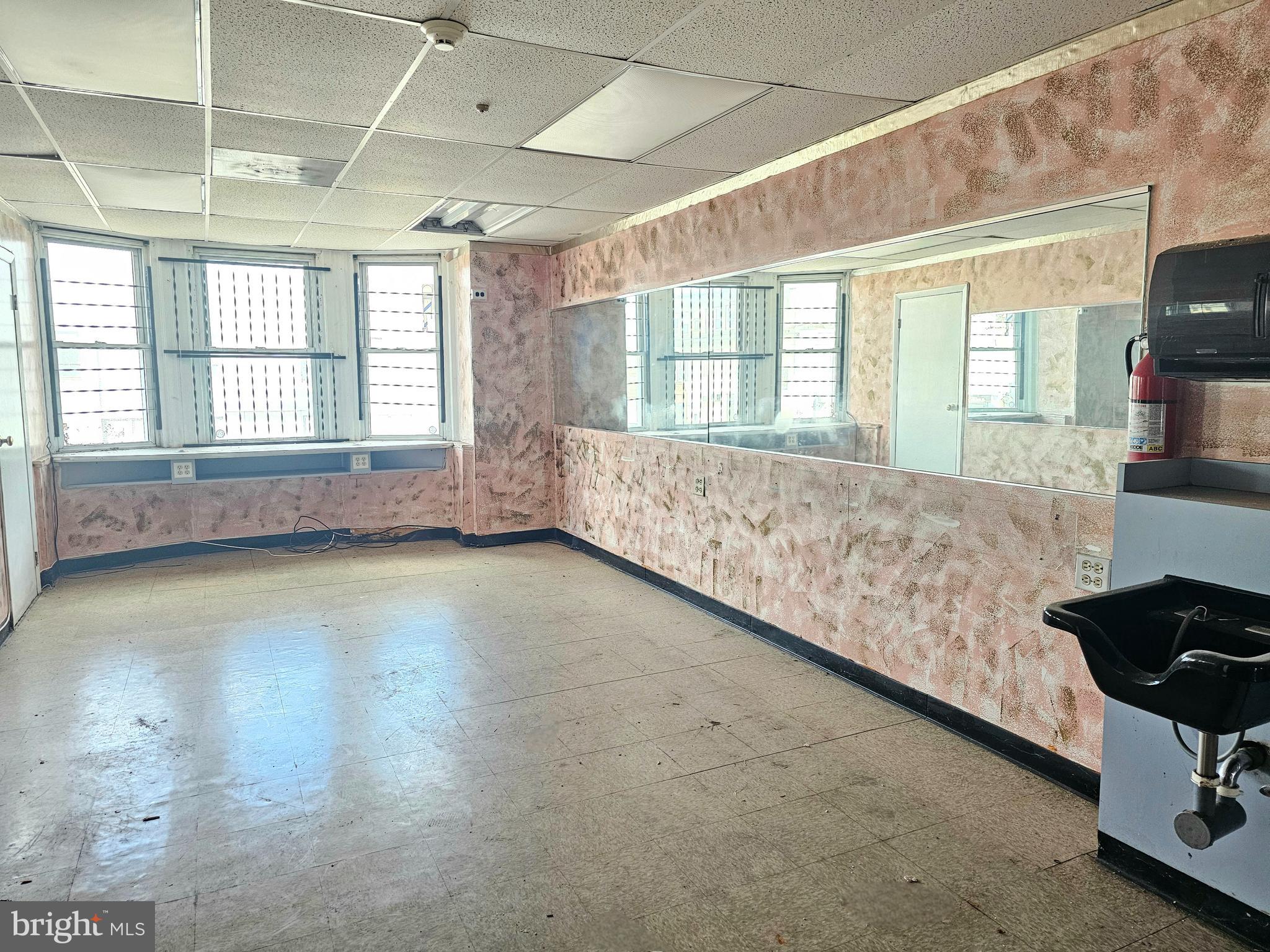 FERN ROCK - Commercial Sale