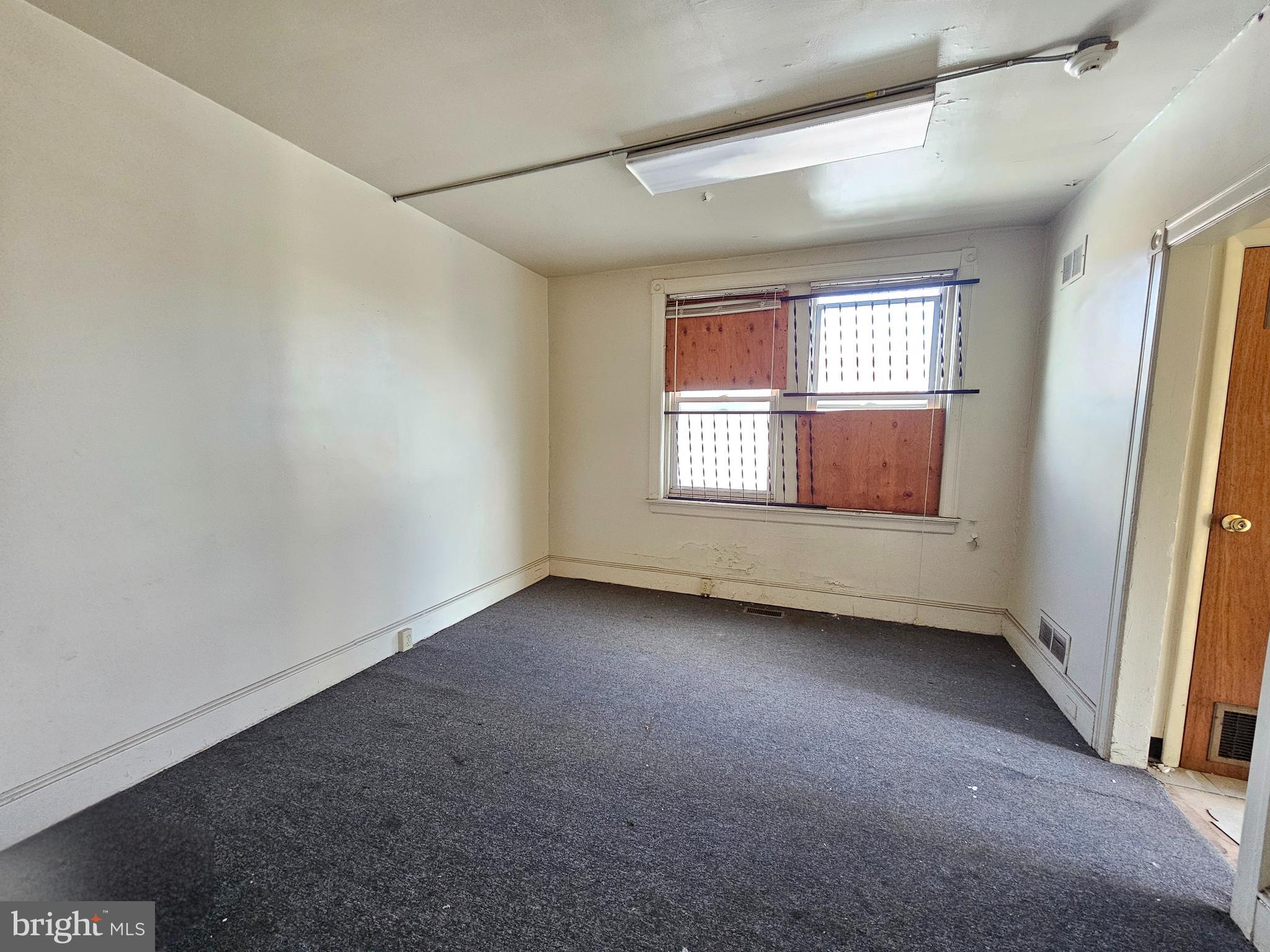 FERN ROCK - Commercial Sale
