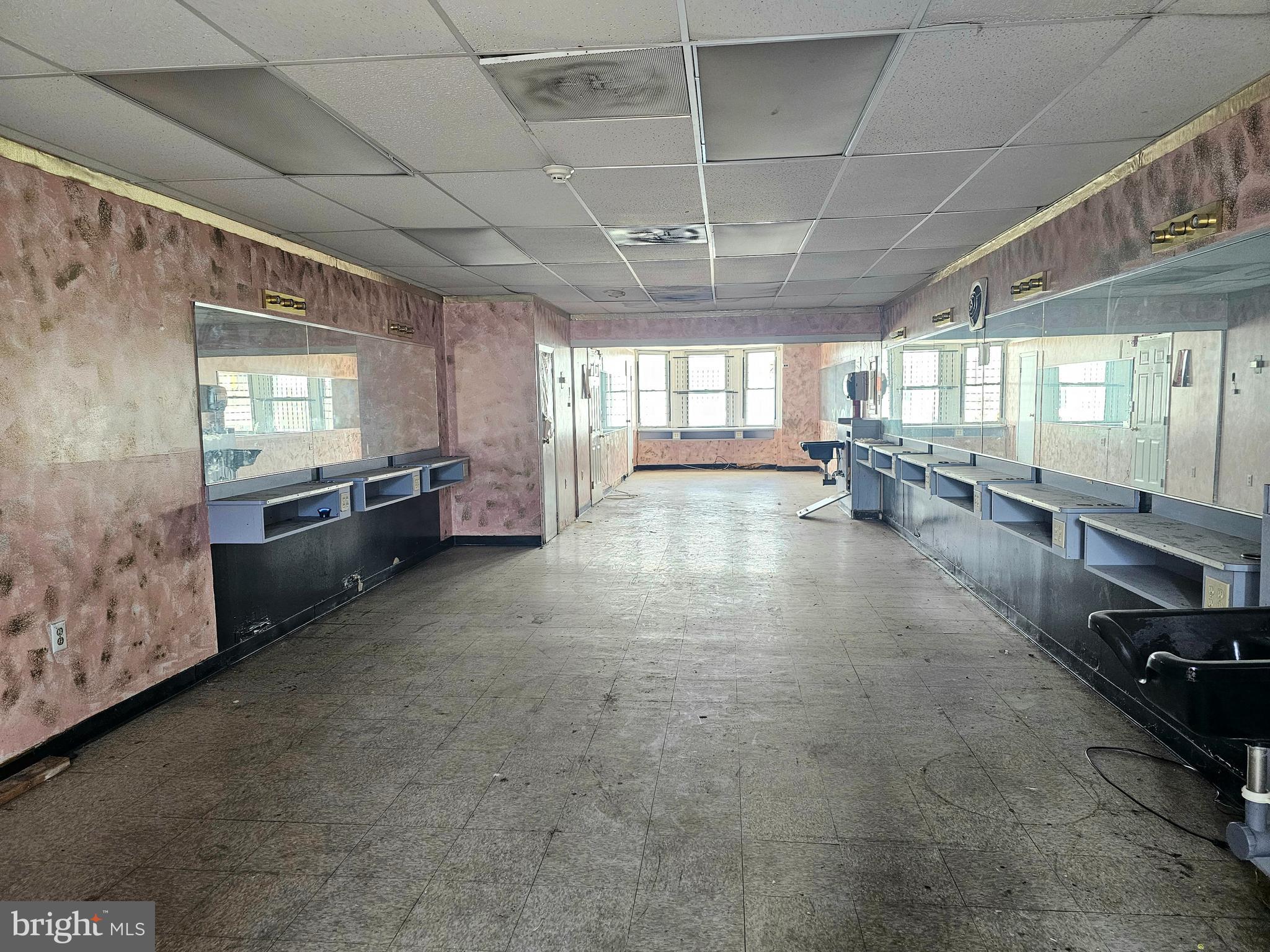 FERN ROCK - Commercial Sale