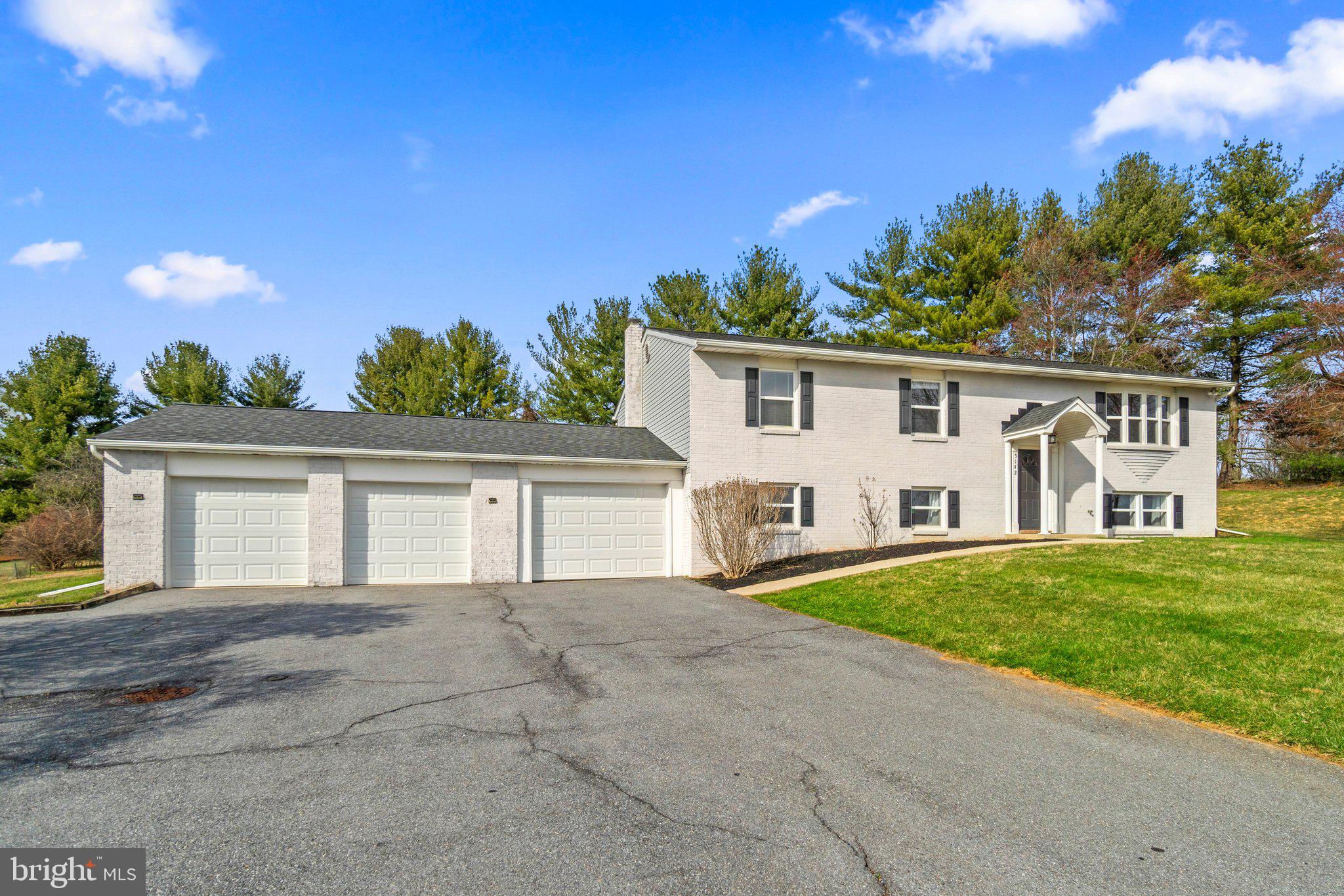 BRADDOCK ESTATES - Residential