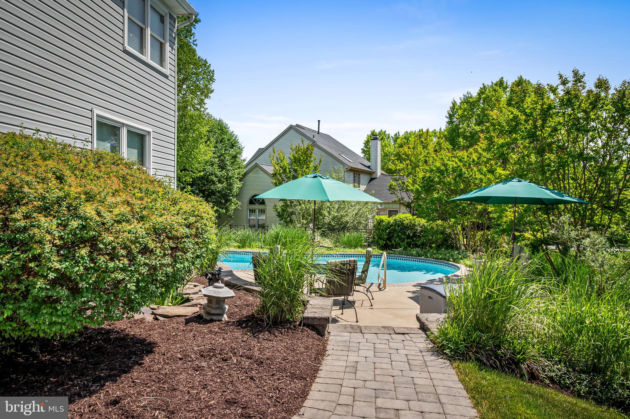 MONTGOMERY MEADOWS - Residential