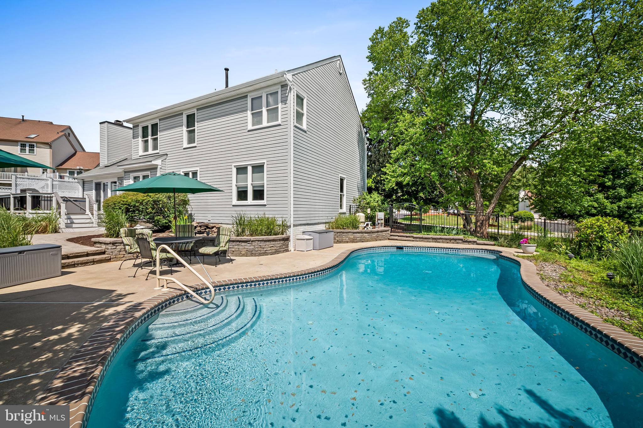 MONTGOMERY MEADOWS - Residential