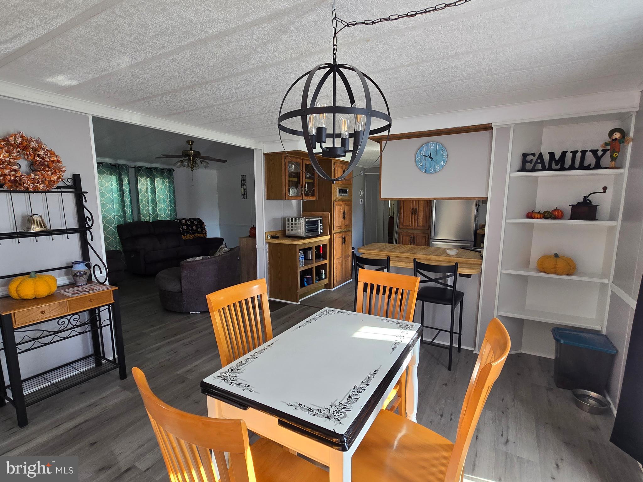 MEADOWVIEW ESTATES - Residential