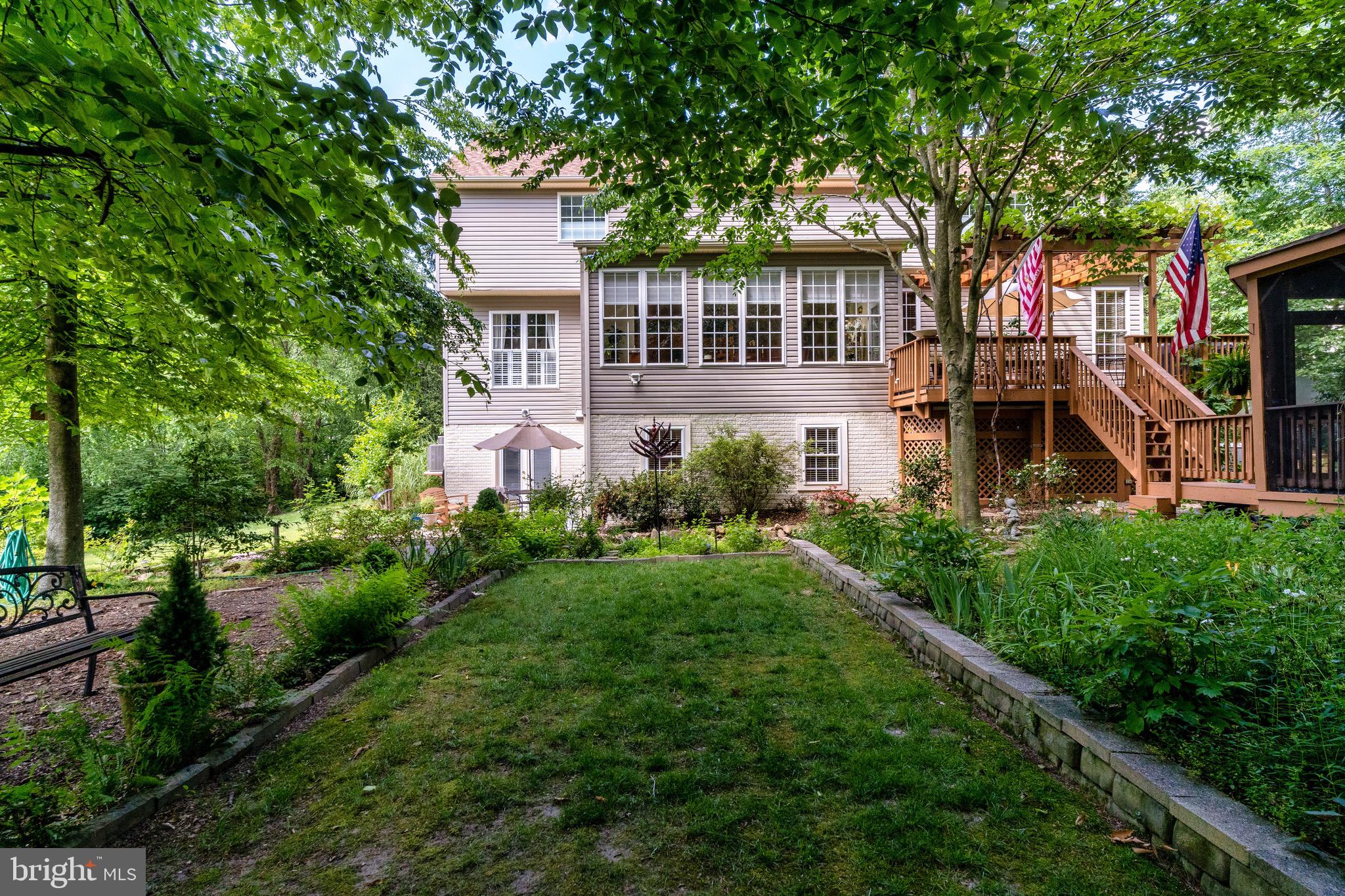 BROOKSTONE - Residential