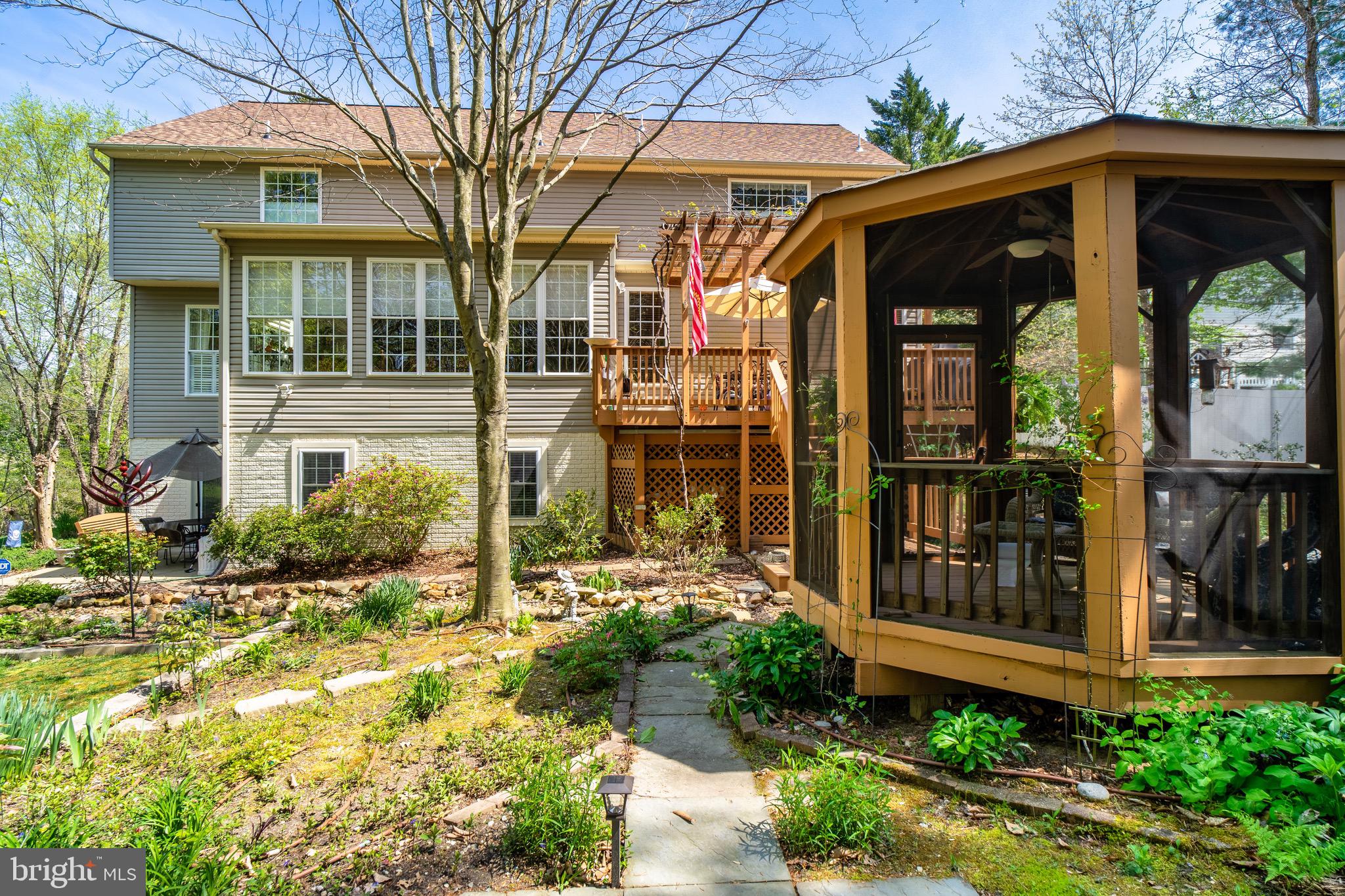 BROOKSTONE - Residential