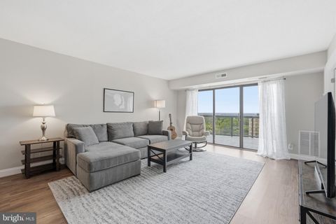 Photo of 8340 Greensboro Drive #1011, MCLEAN, VA 22102 (MLS # VAFX2312574)
