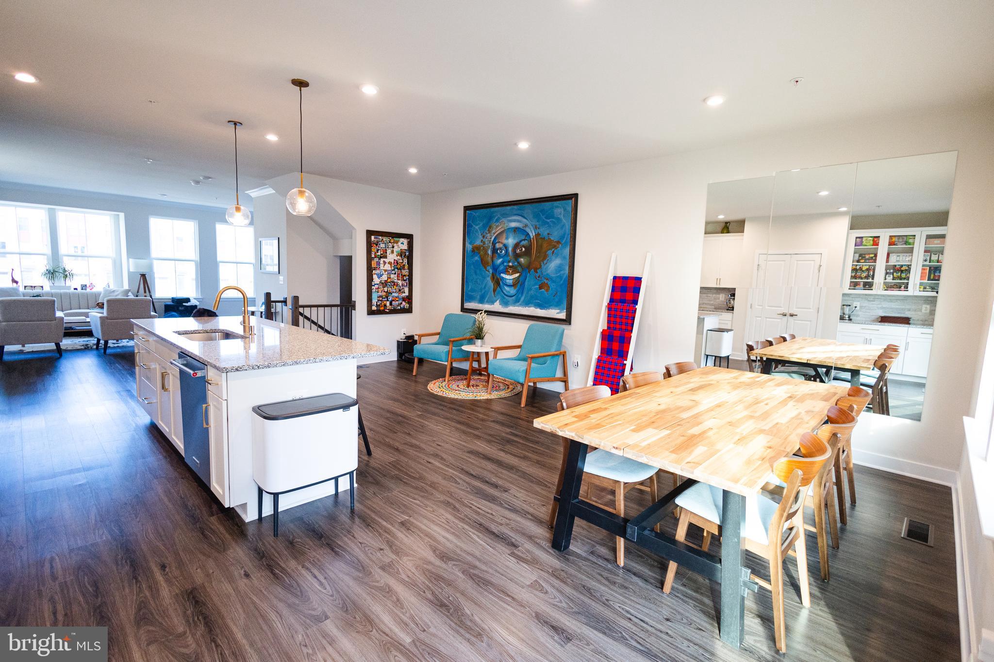 VILLAGE OF TOWNE SQUARE - Residential Lease