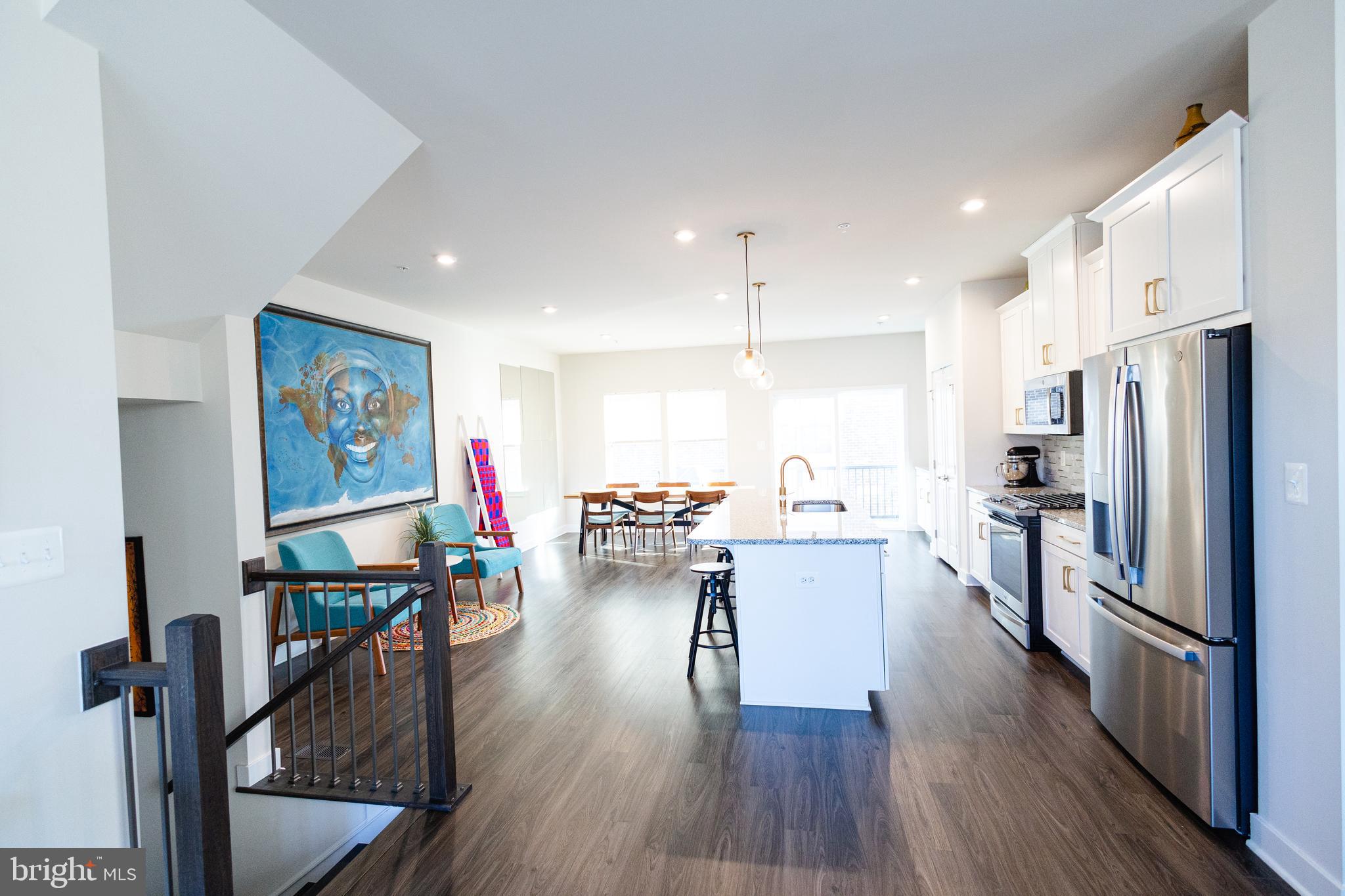 VILLAGE OF TOWNE SQUARE - Residential Lease