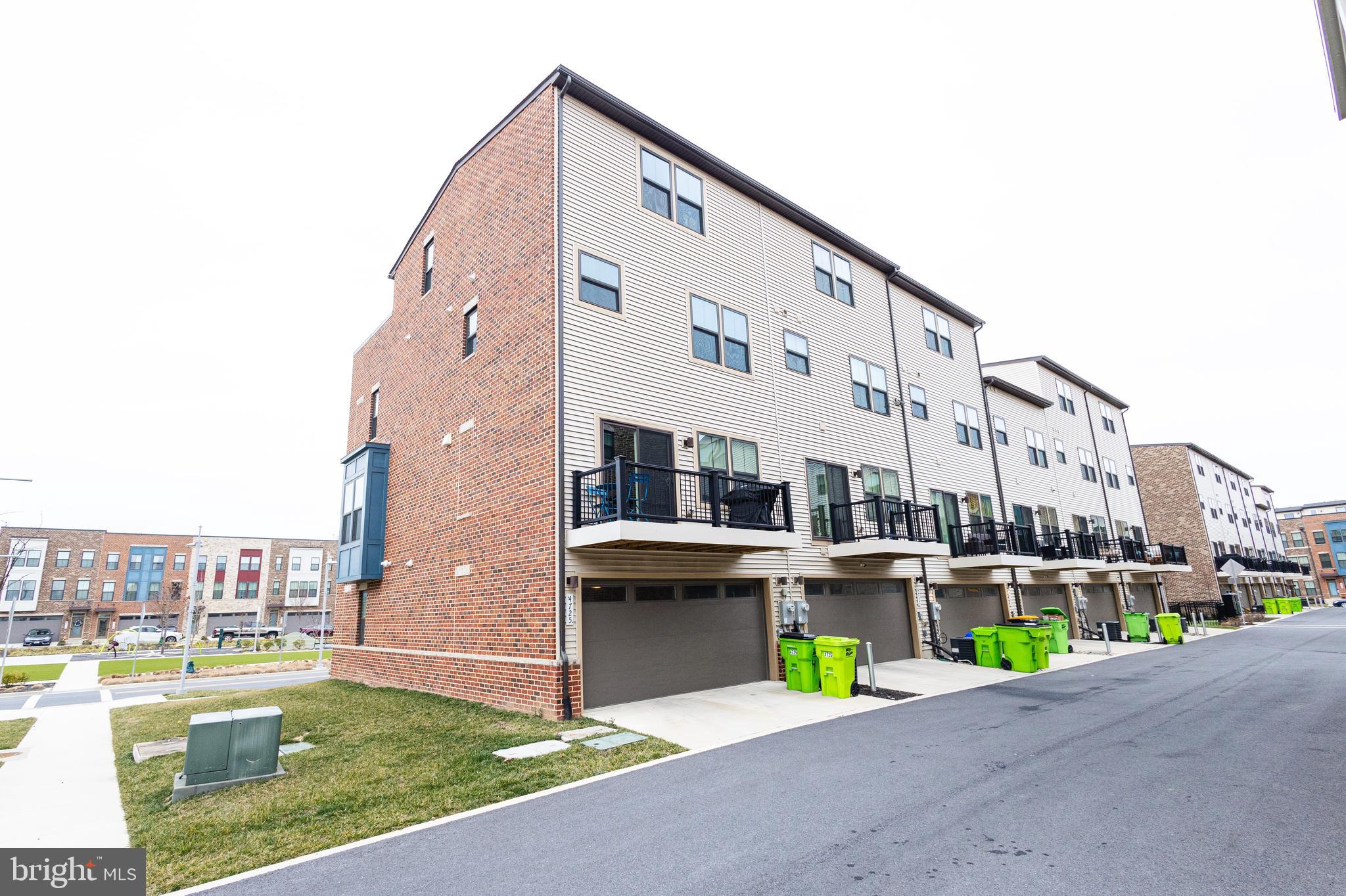 VILLAGE OF TOWNE SQUARE - Residential Lease