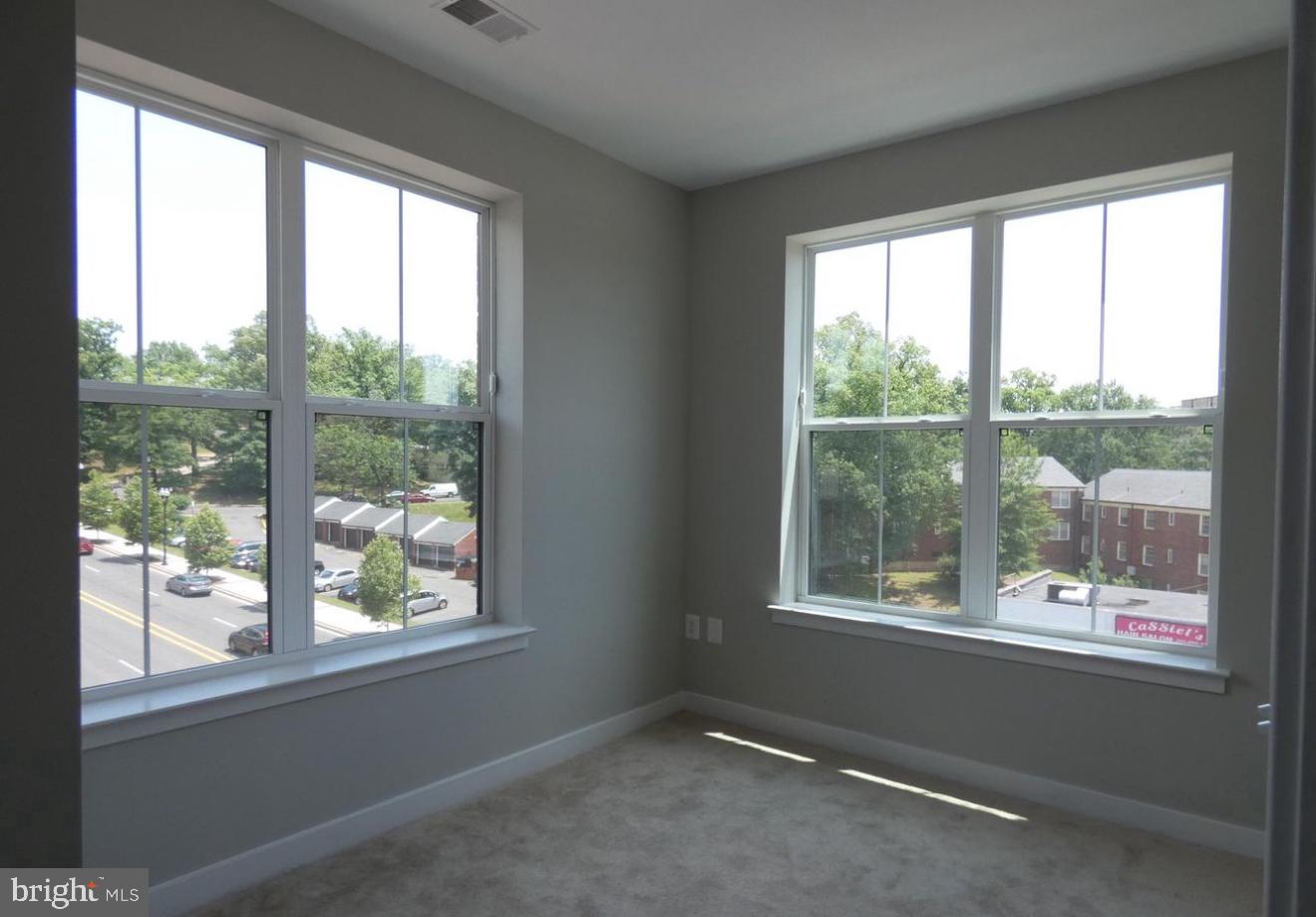 TRAFALGAR FLATS - Residential Lease