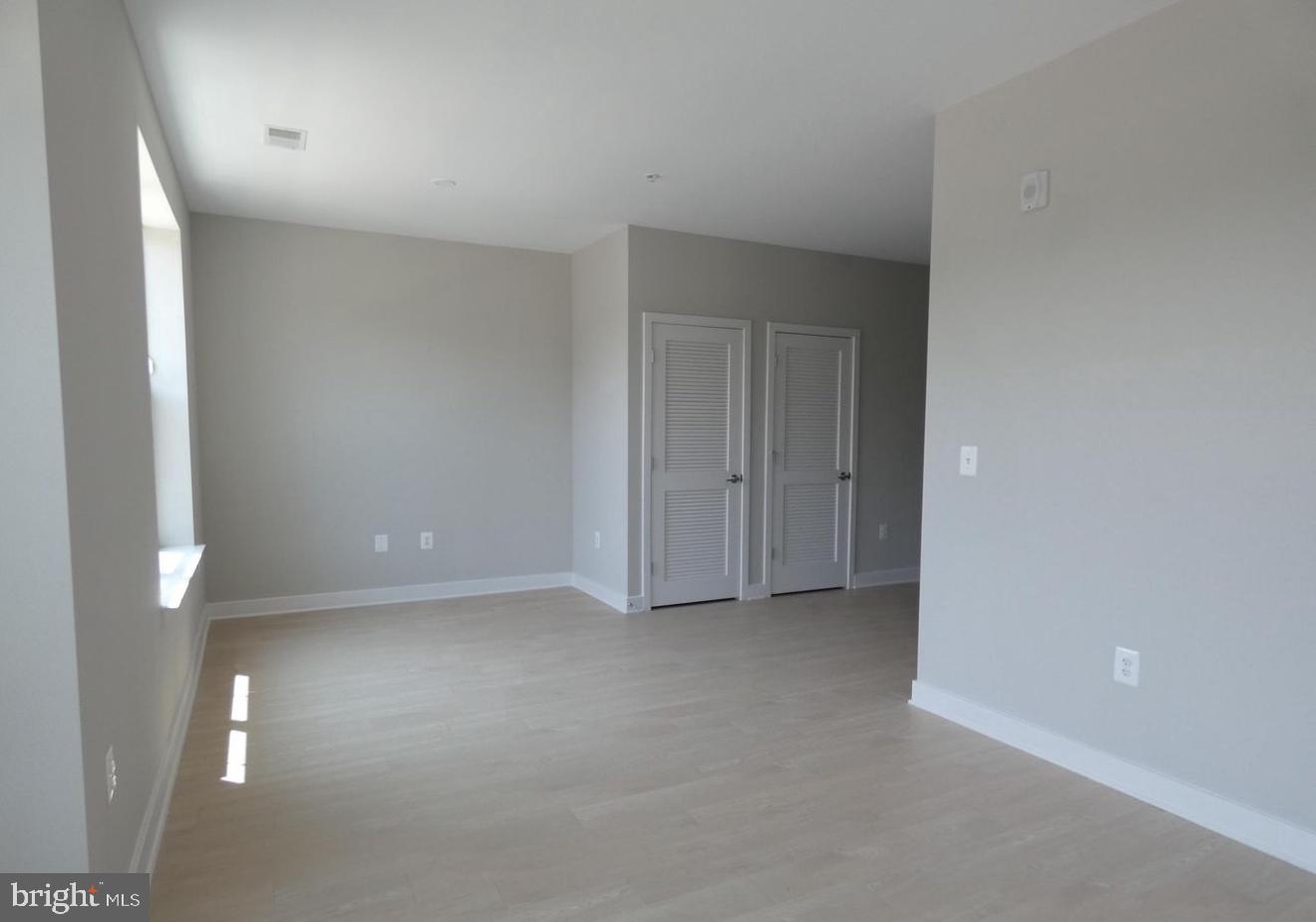 TRAFALGAR FLATS - Residential Lease