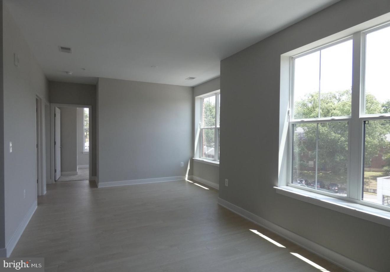 TRAFALGAR FLATS - Residential Lease