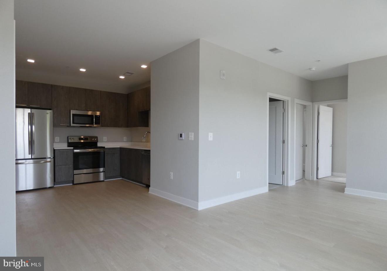 TRAFALGAR FLATS - Residential Lease