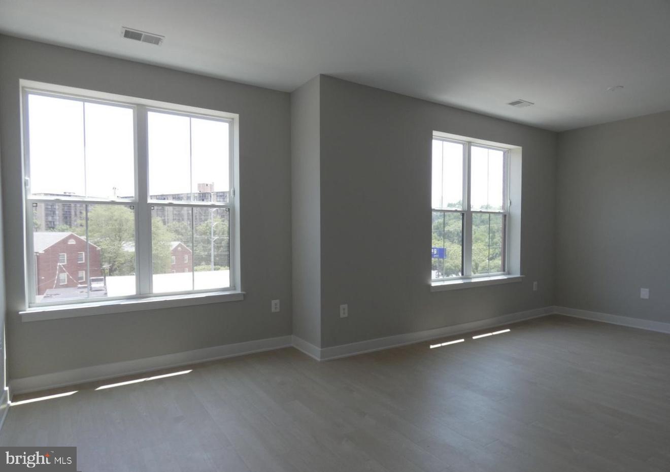 TRAFALGAR FLATS - Residential Lease