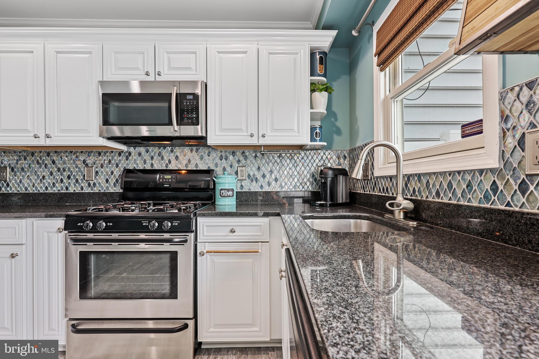 LOCUST POINT - Residential