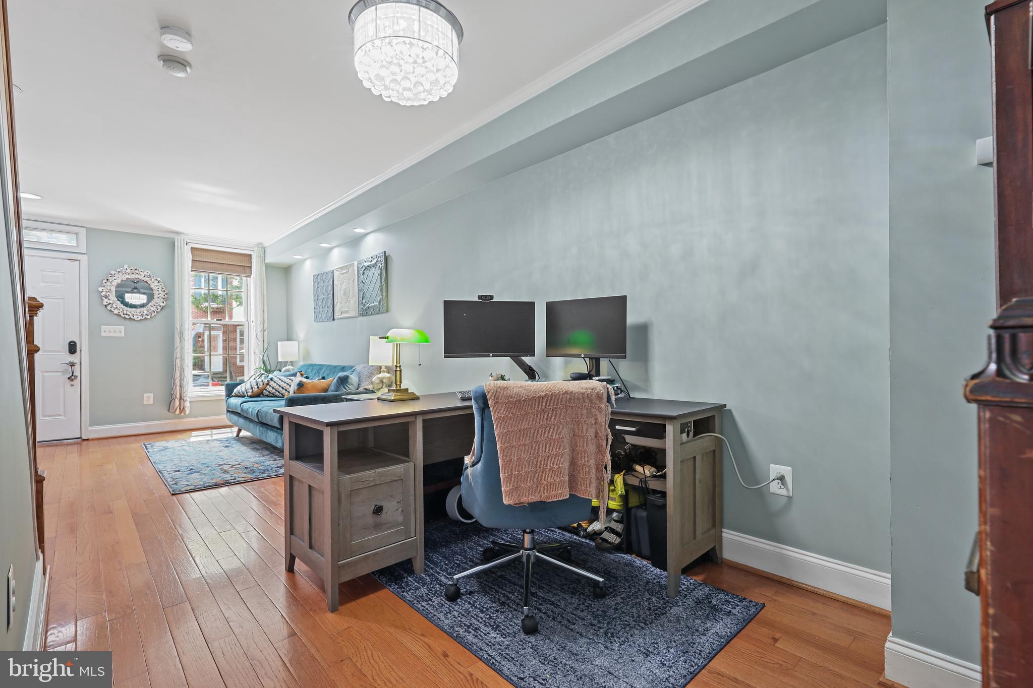 LOCUST POINT - Residential