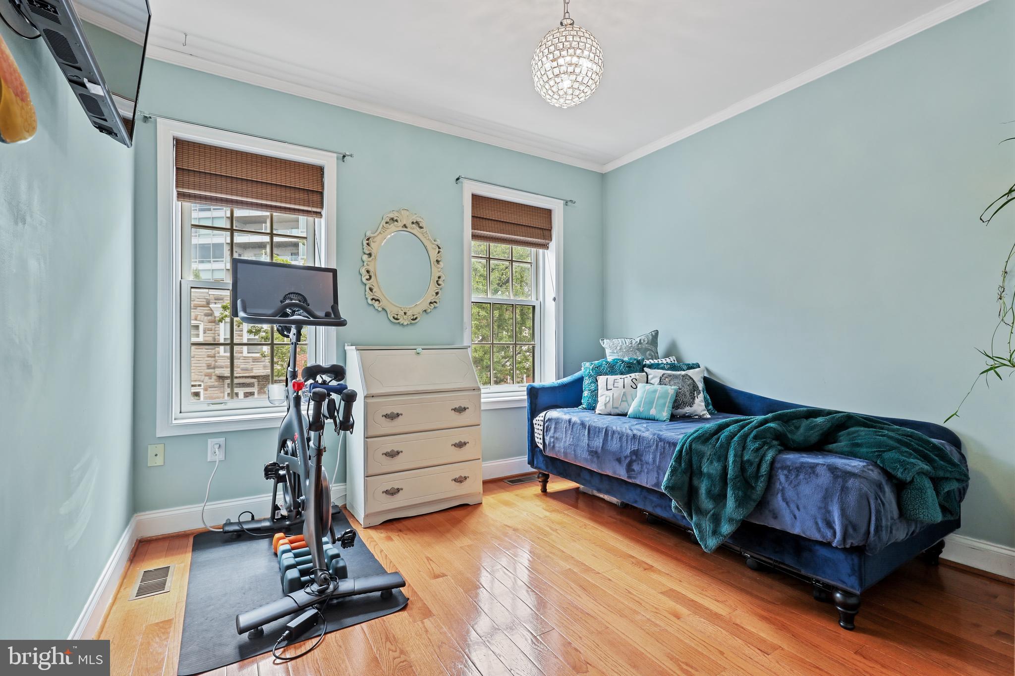 LOCUST POINT - Residential