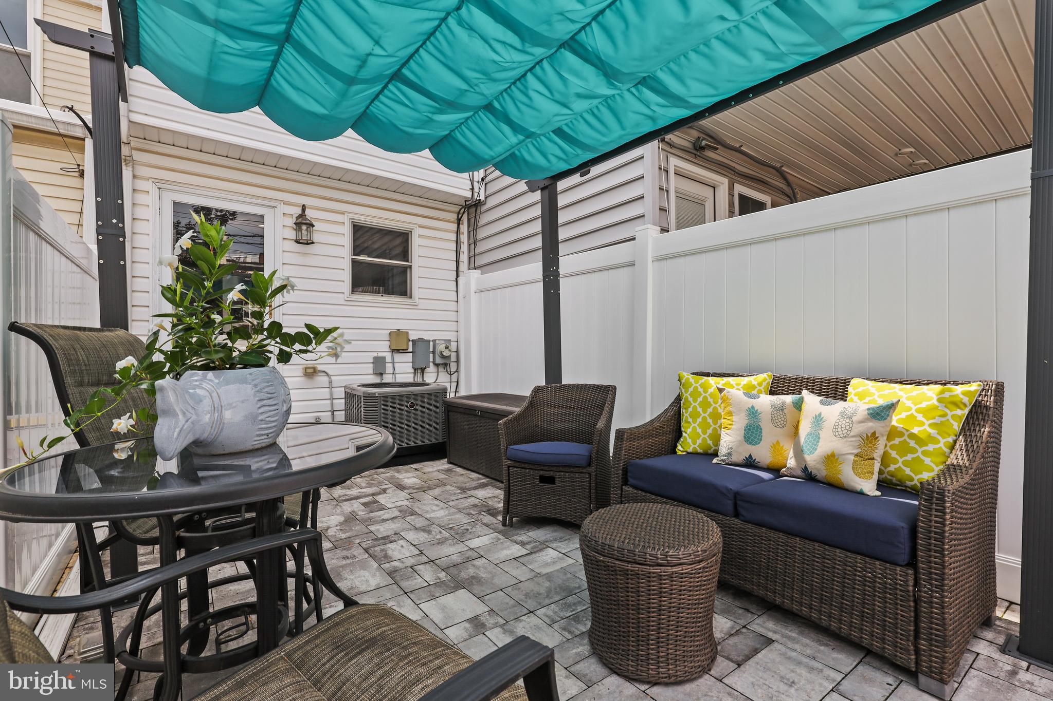 LOCUST POINT - Residential