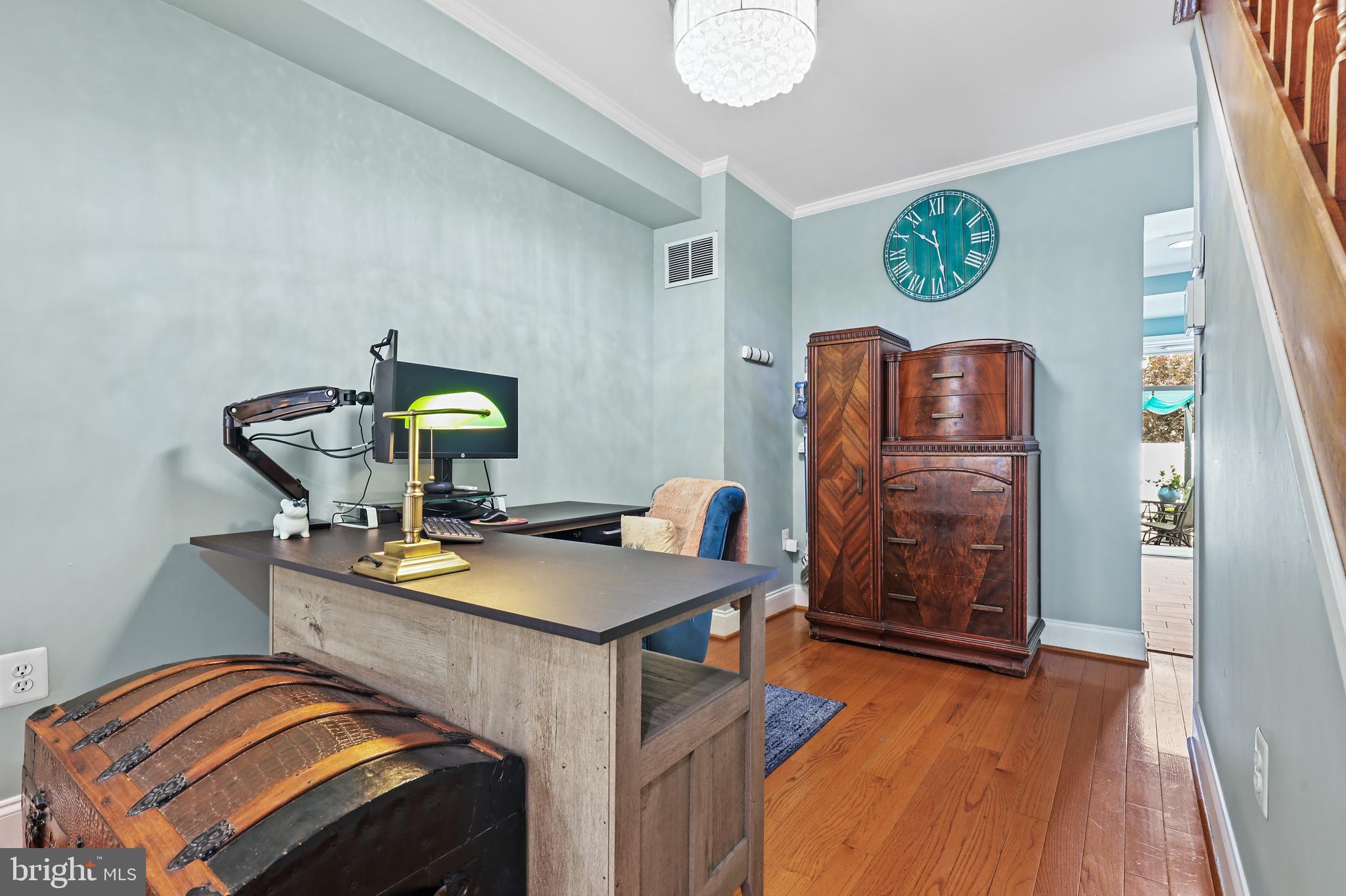 LOCUST POINT - Residential