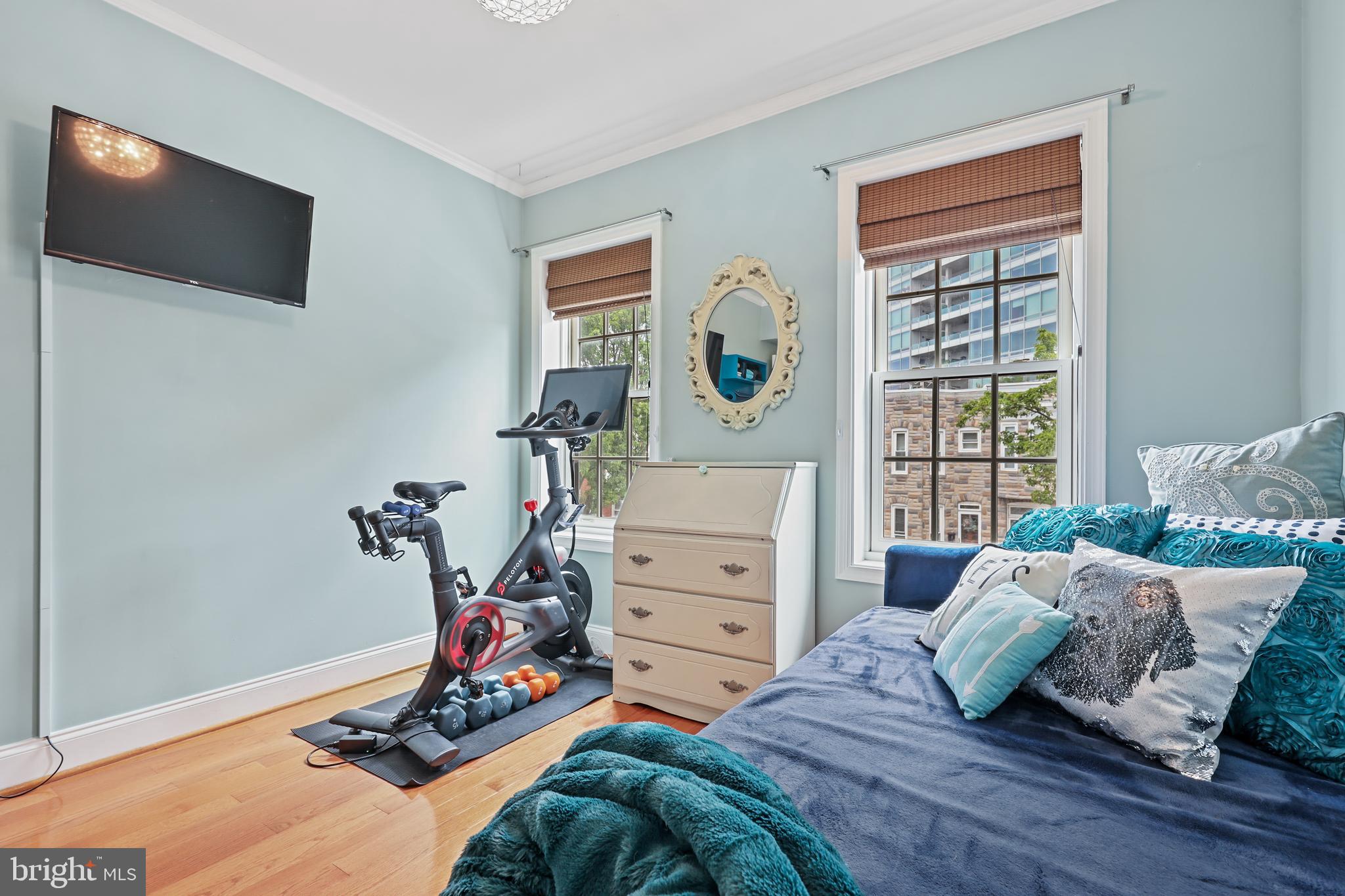 LOCUST POINT - Residential