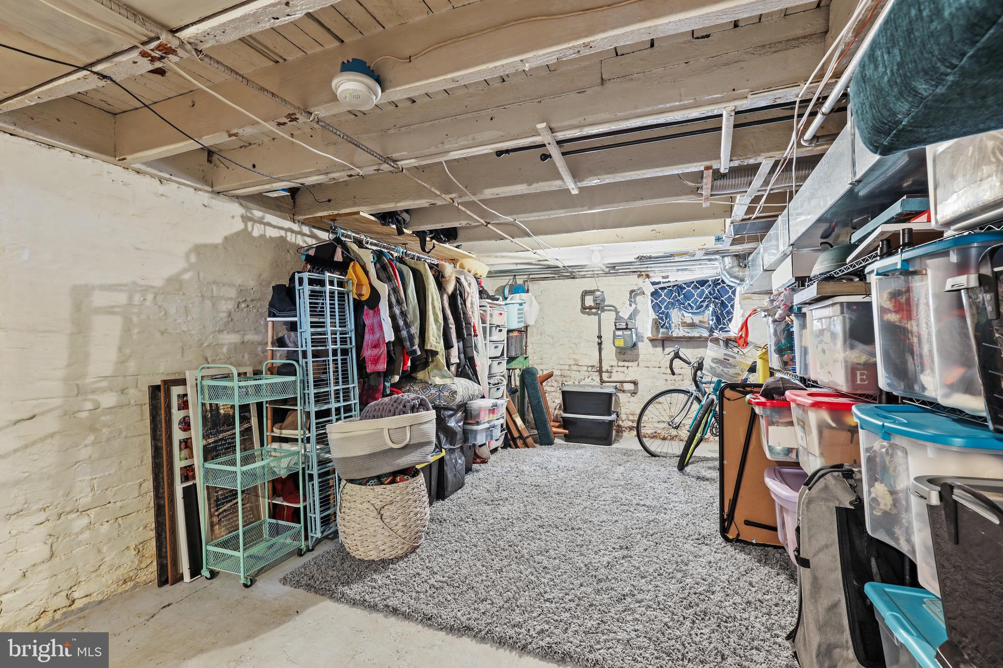 LOCUST POINT - Residential