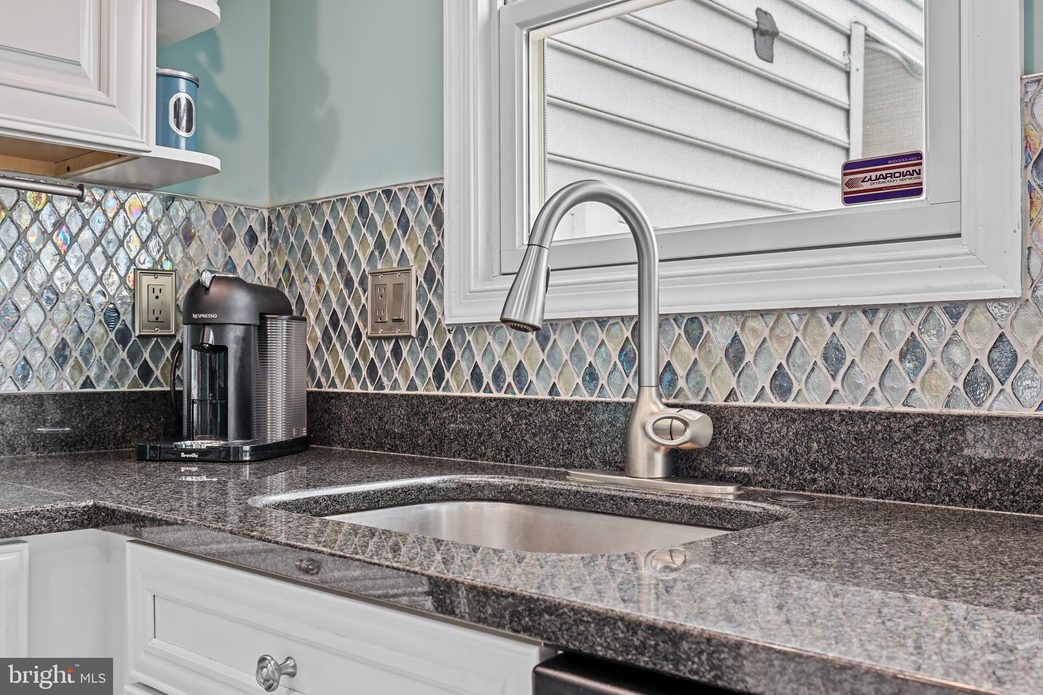 LOCUST POINT - Residential