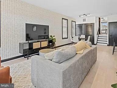 129 N NEW HAMPSHIRE AVENUE