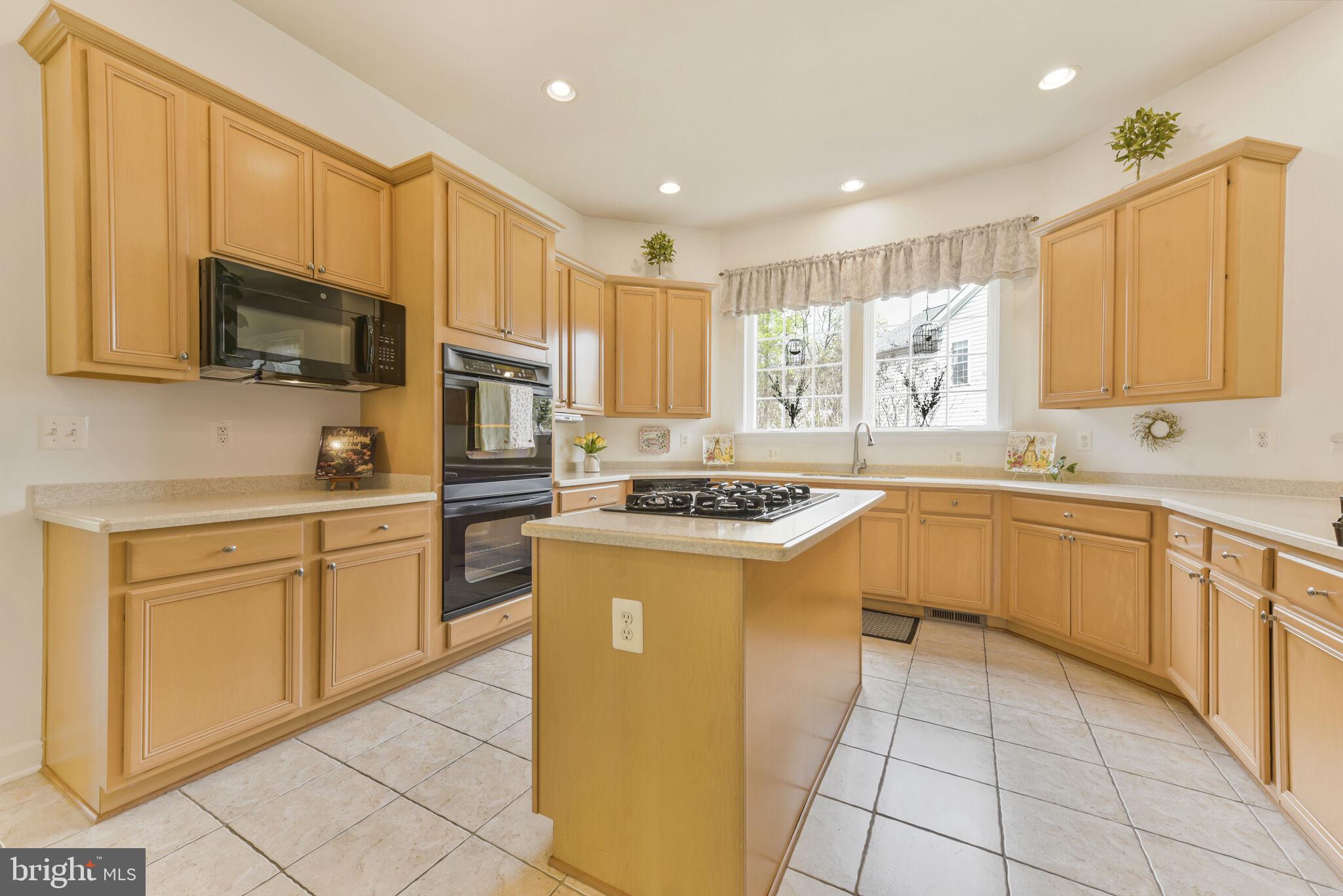 PRESIDENTIAL HILLS - Residential