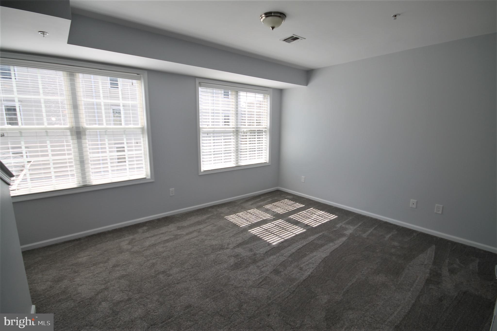RENAISSANCE PLACE E - Residential