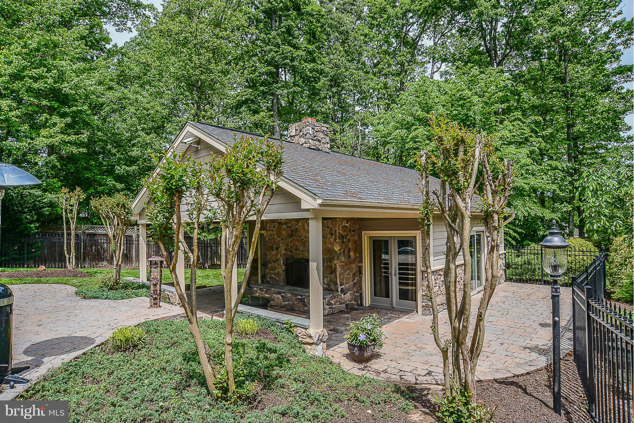 SILVERBROOK - Residential