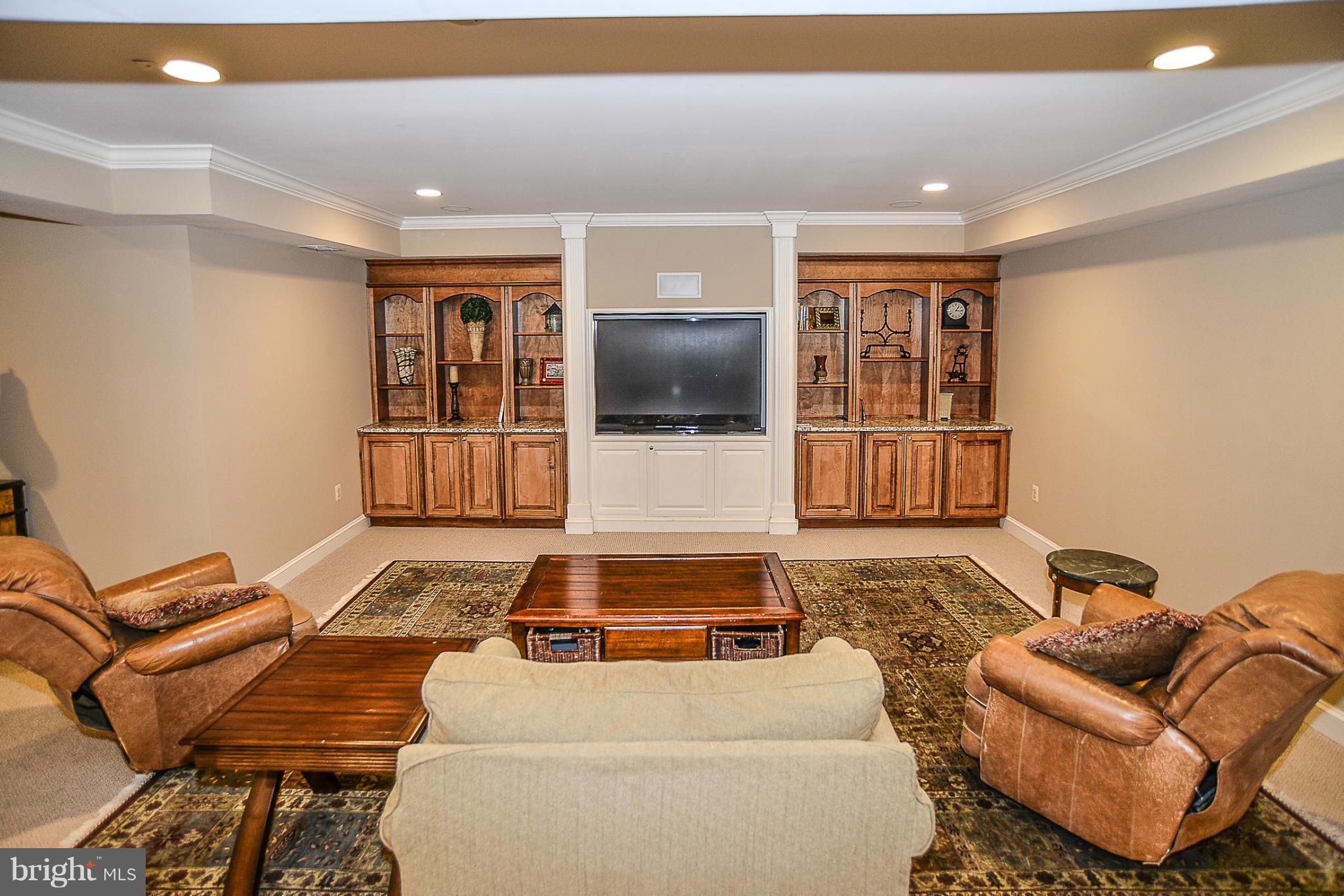 SILVERBROOK - Residential