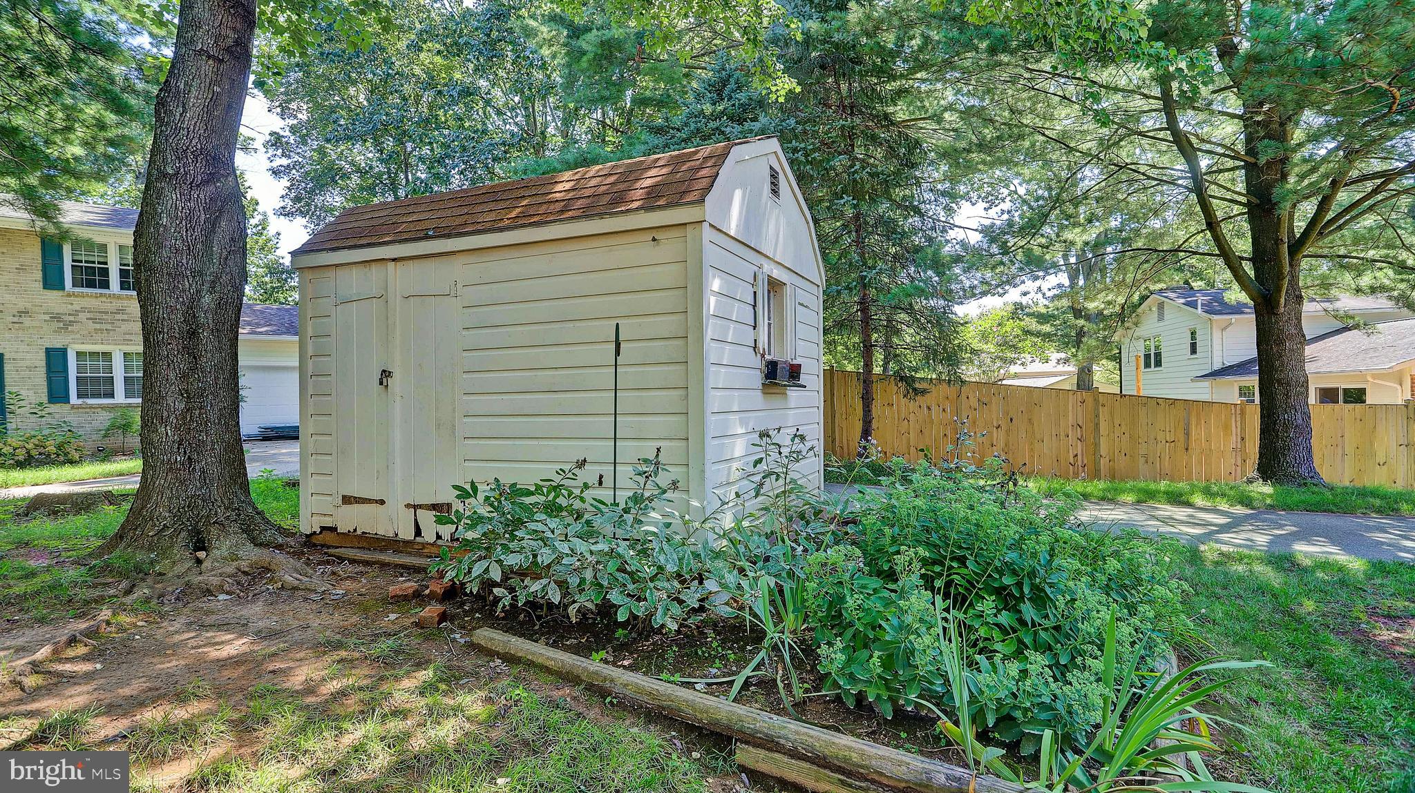 KINGS PARK WEST - Residential