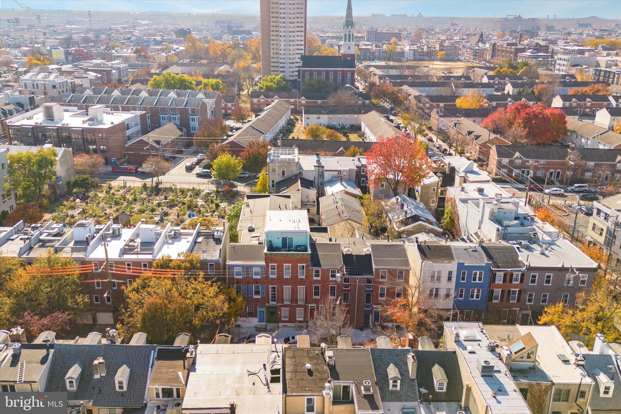 QUEEN VILLAGE - Residential