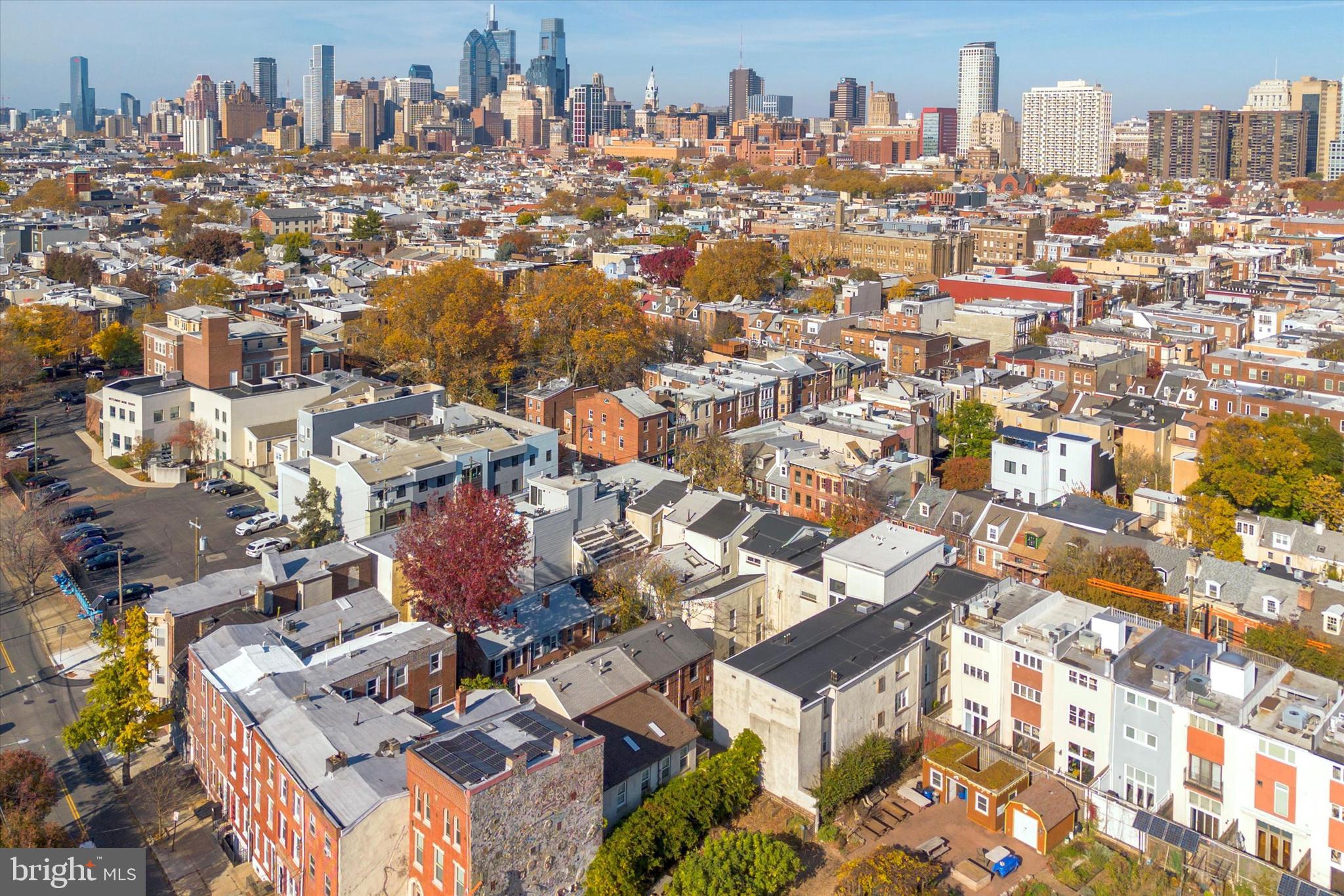QUEEN VILLAGE - Residential