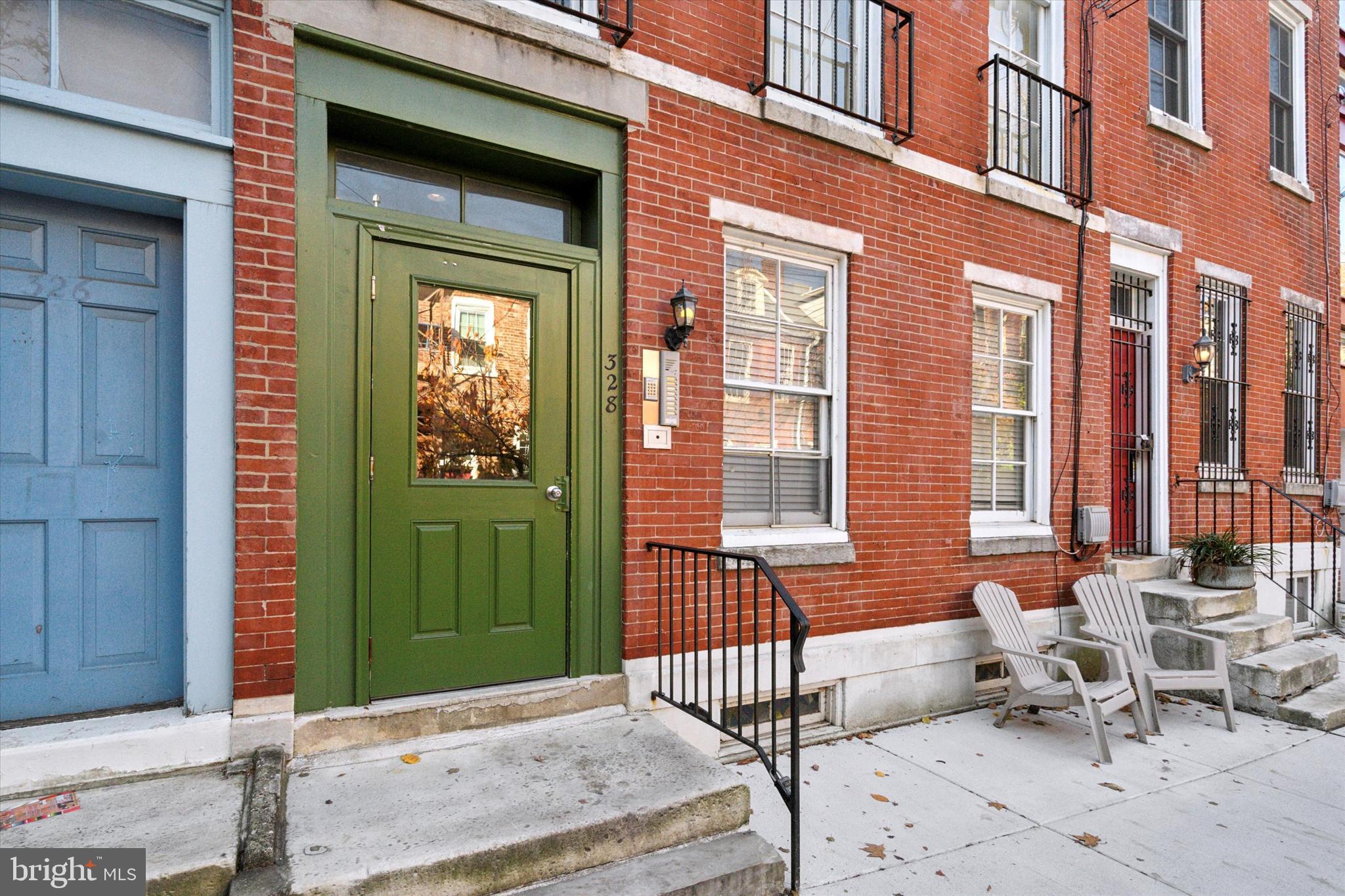 QUEEN VILLAGE - Residential