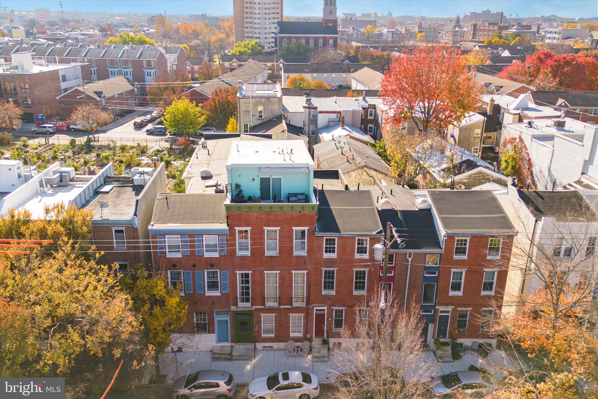 QUEEN VILLAGE - Residential