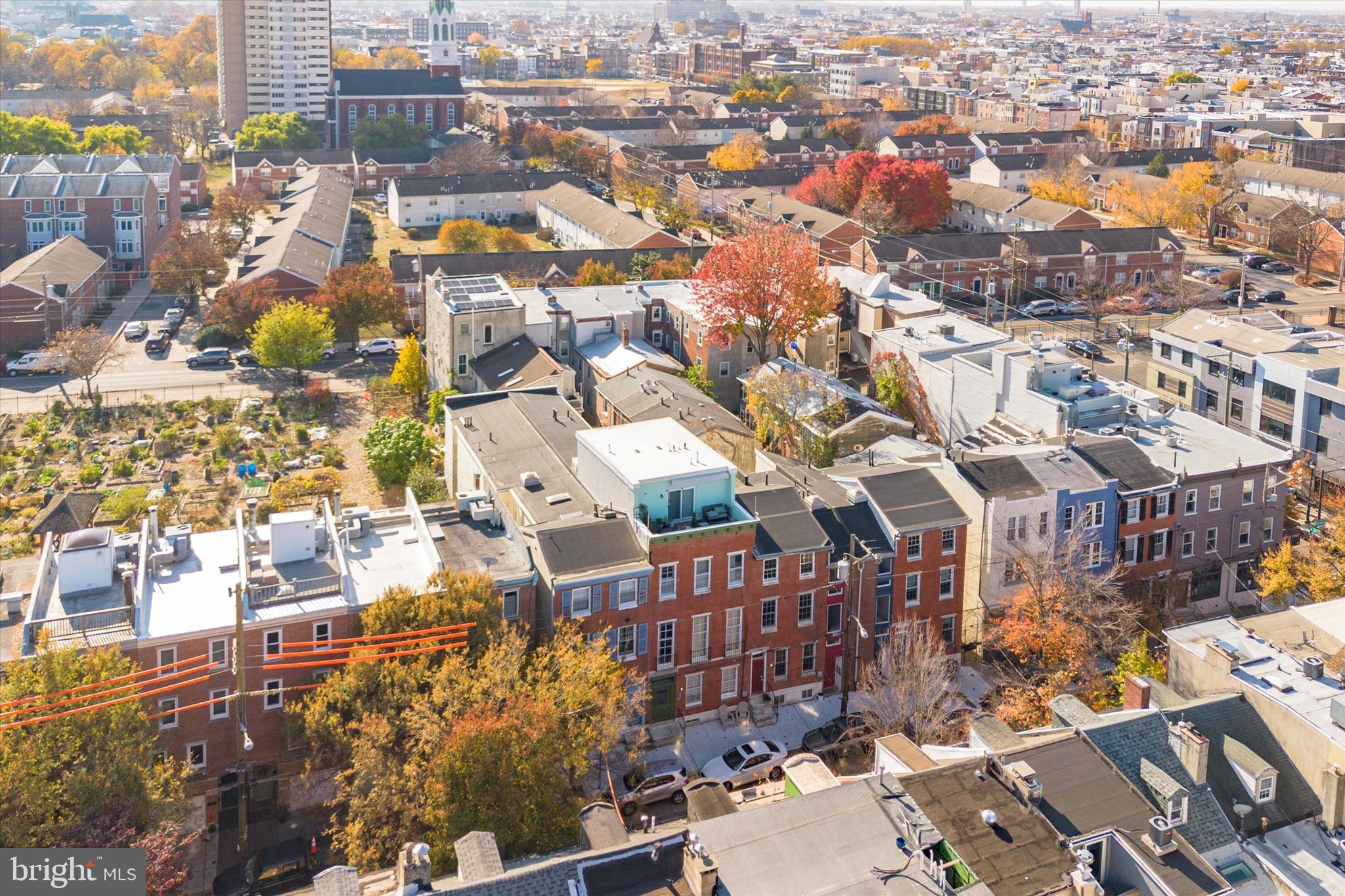 QUEEN VILLAGE - Residential