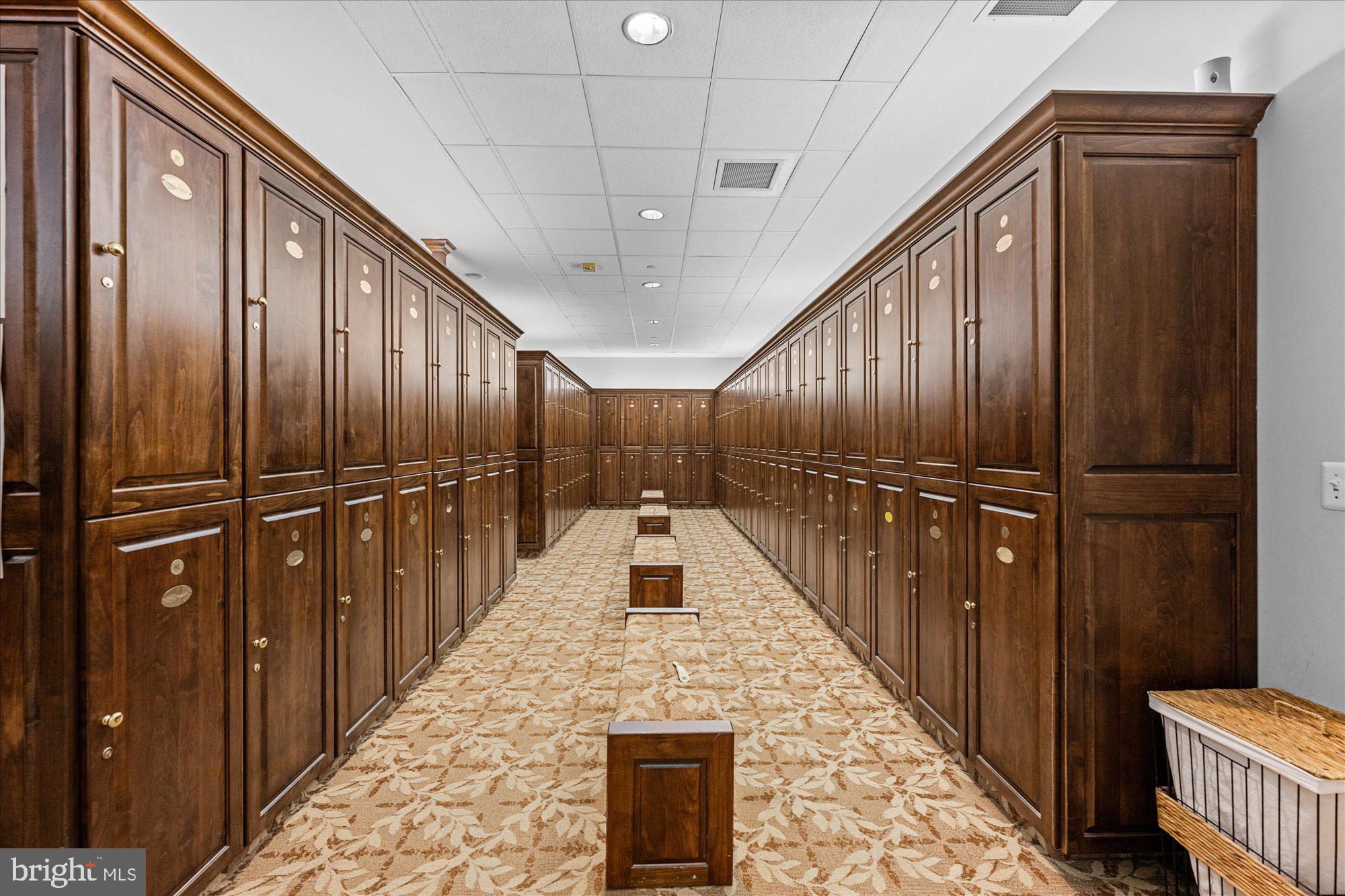 BELMONT COUNTRY CLUB - Residential