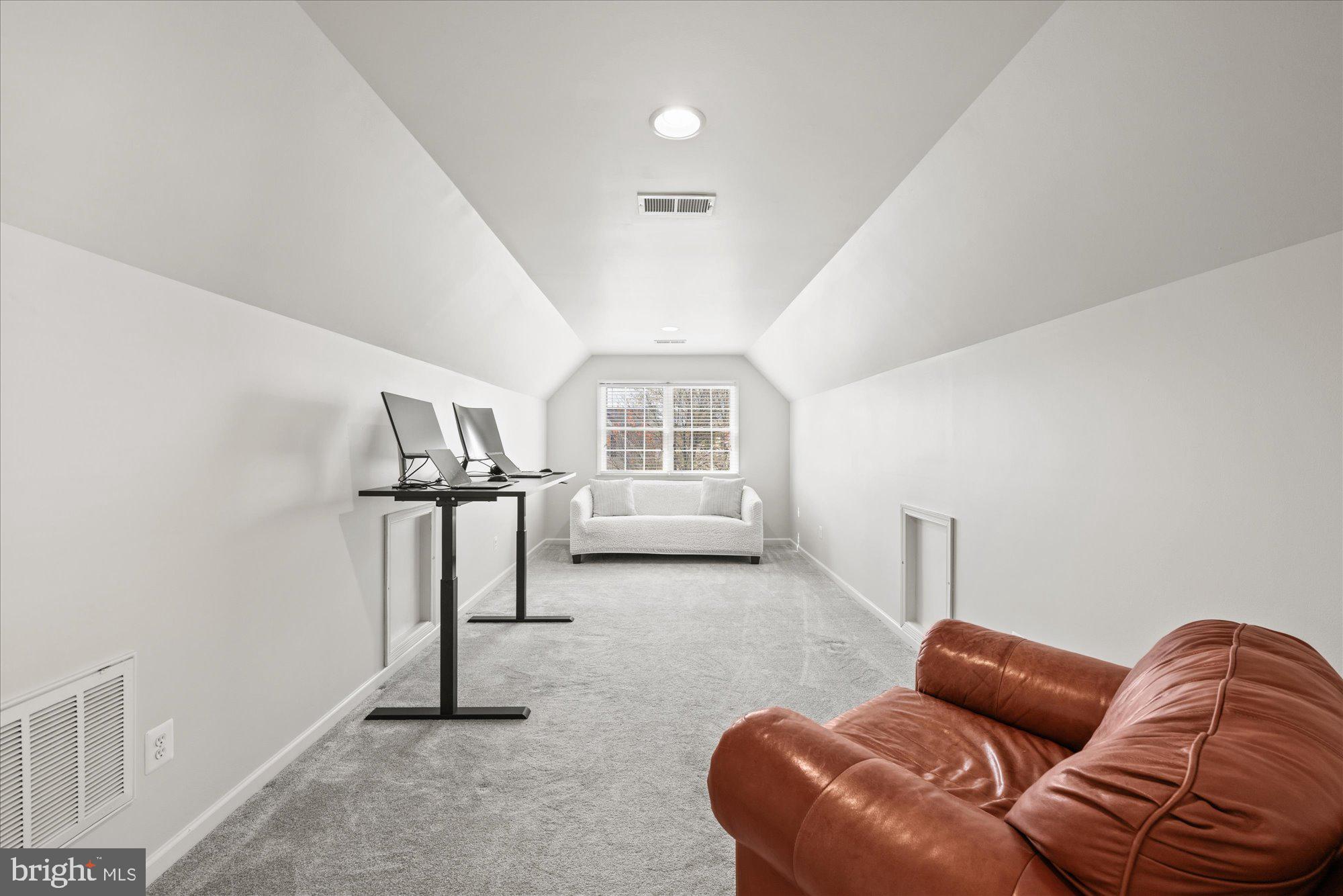 BELMONT COUNTRY CLUB - Residential