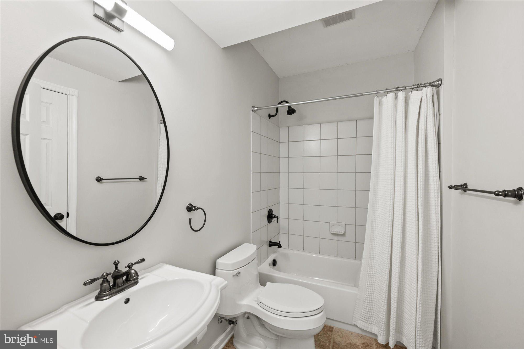 BELMONT COUNTRY CLUB - Residential