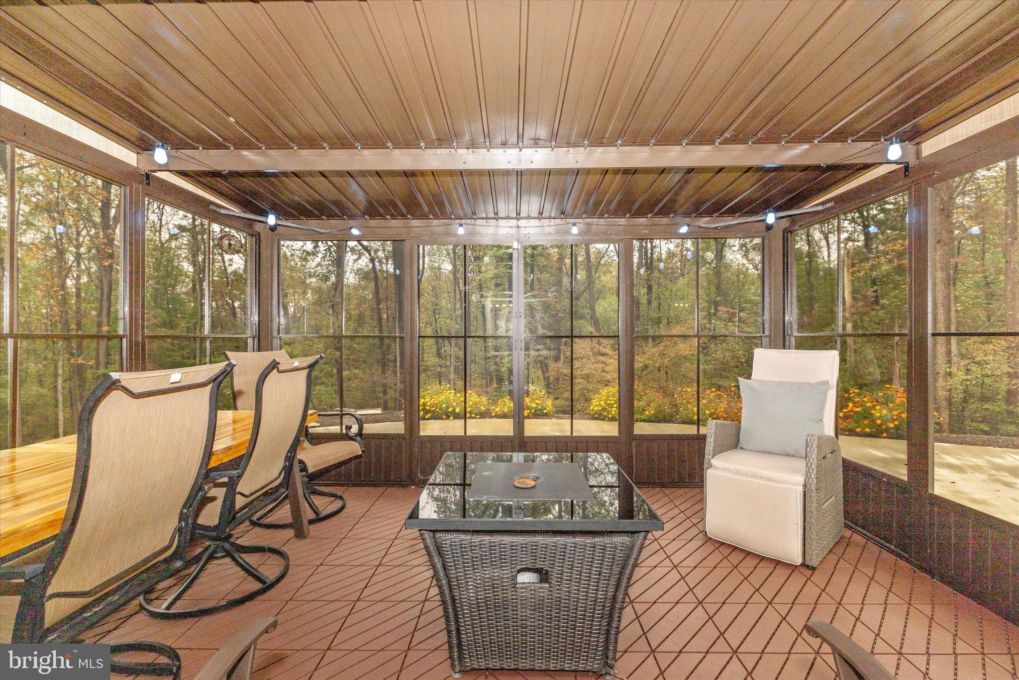 FOX TOWER KNOLLS - Residential