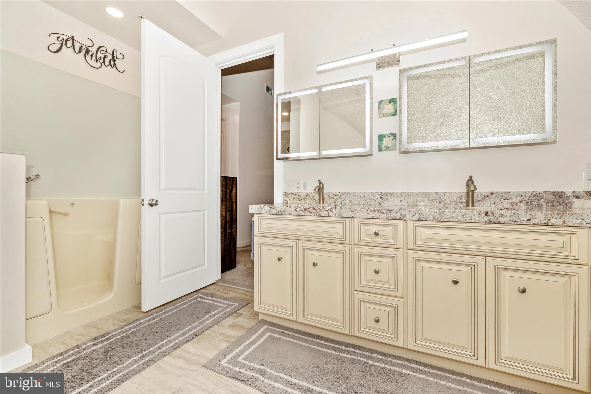 FOX TOWER KNOLLS - Residential