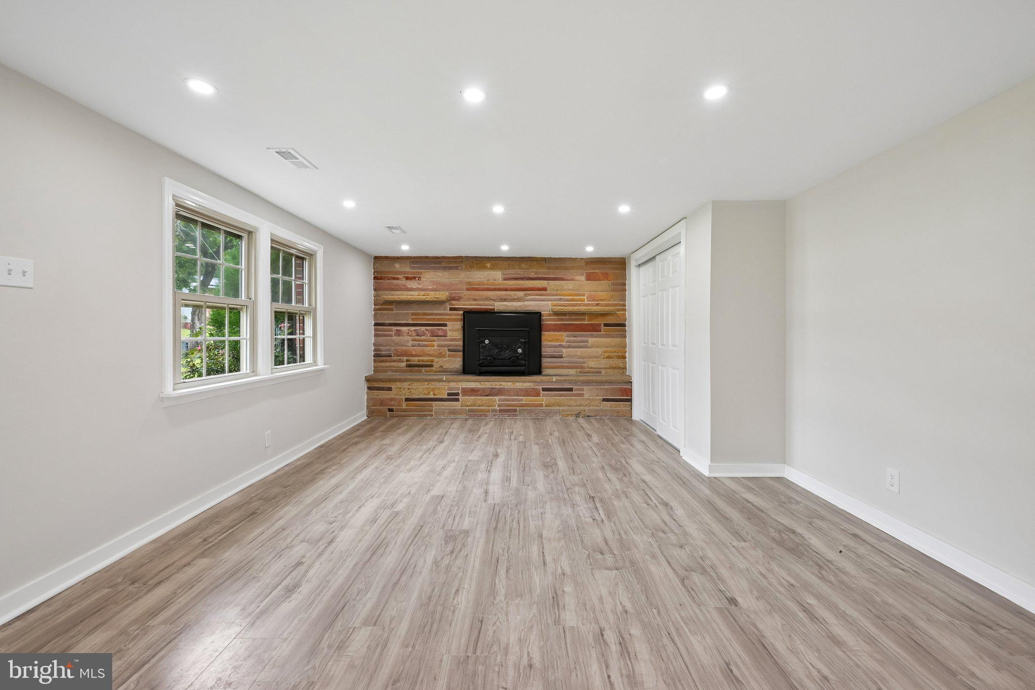 2310 S CUTHBERT DRIVE