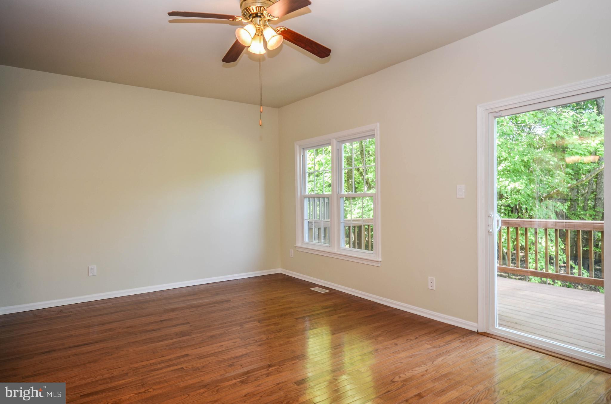 SHADOW OAK - Residential Lease