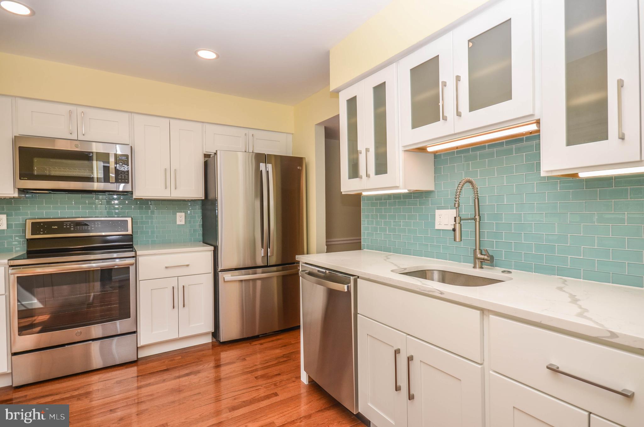 SHADOW OAK - Residential Lease