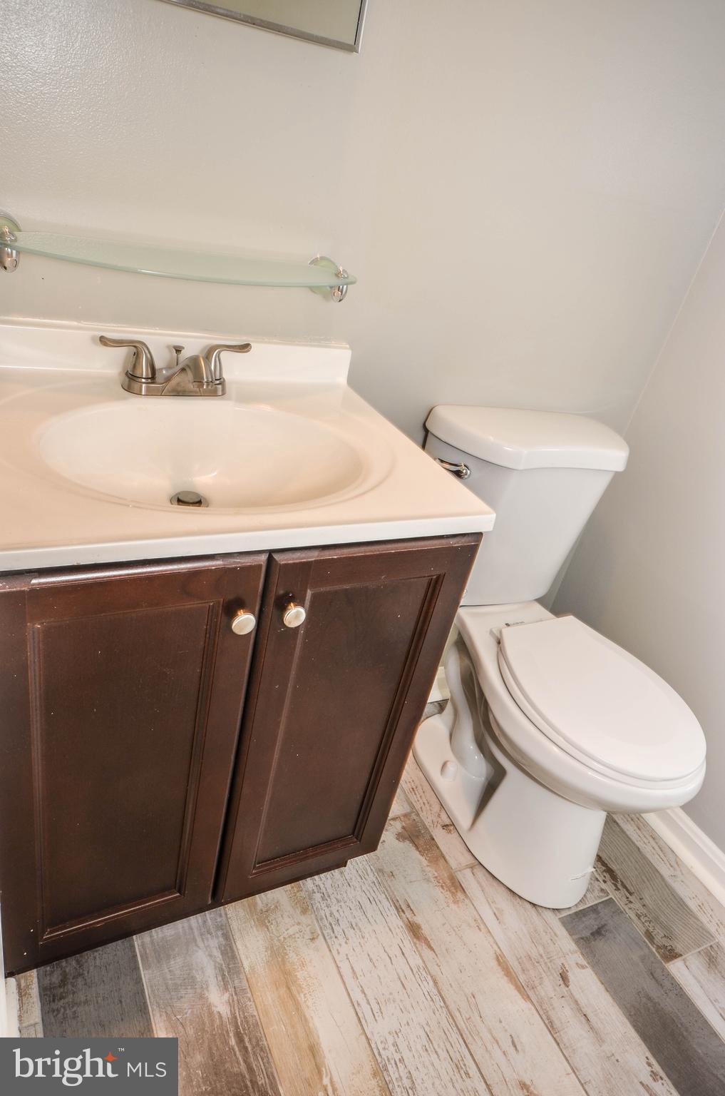 SHADOW OAK - Residential Lease