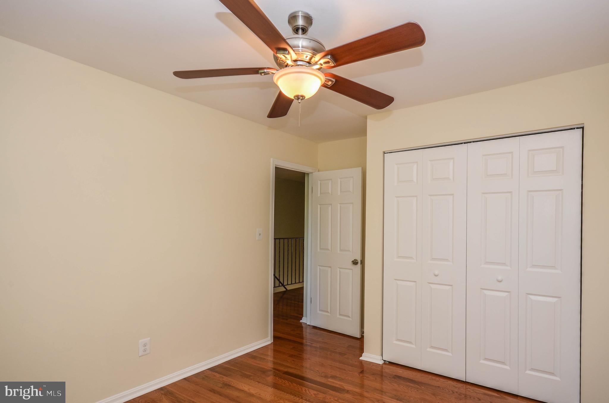 SHADOW OAK - Residential Lease