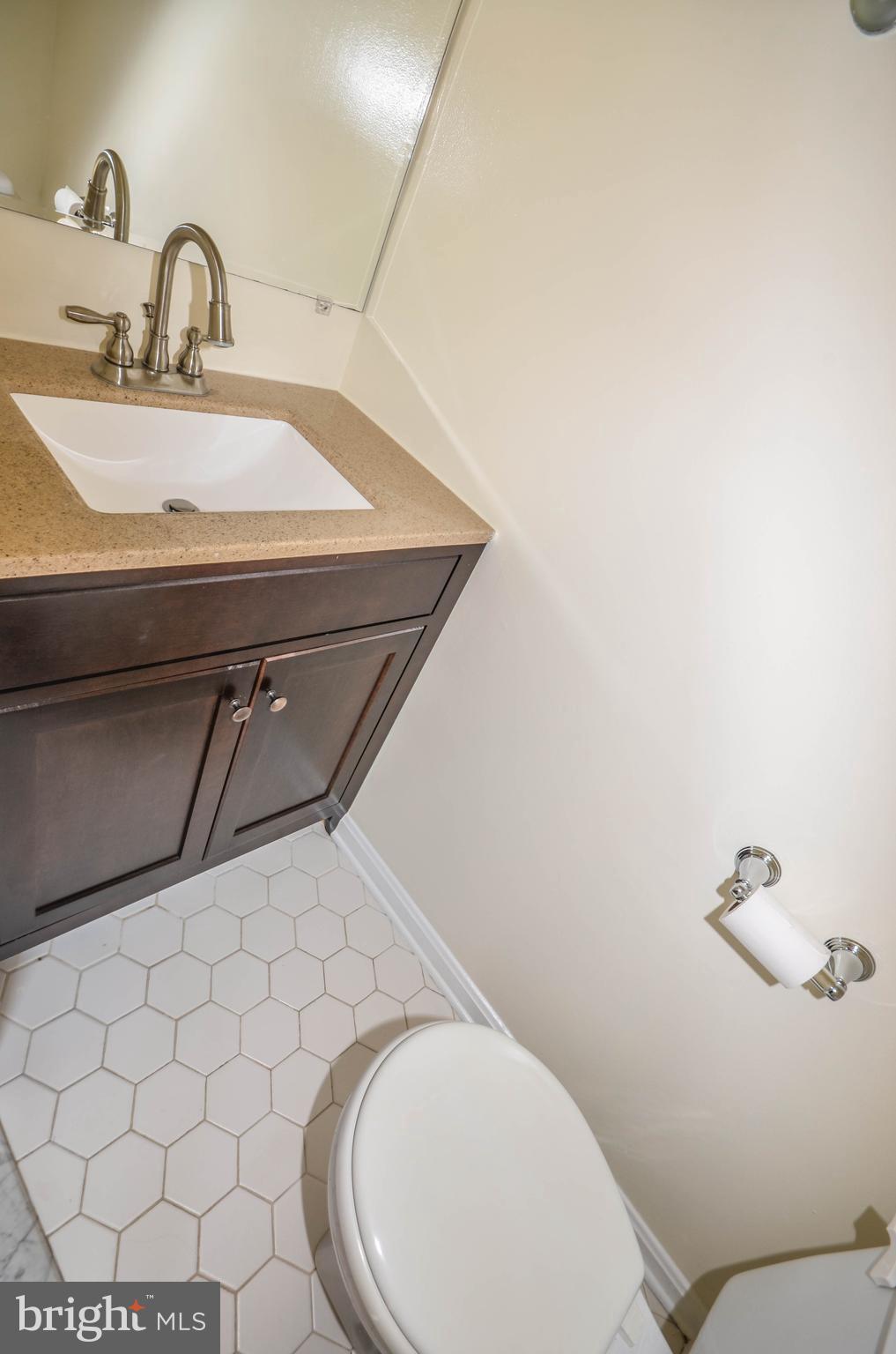 SHADOW OAK - Residential Lease