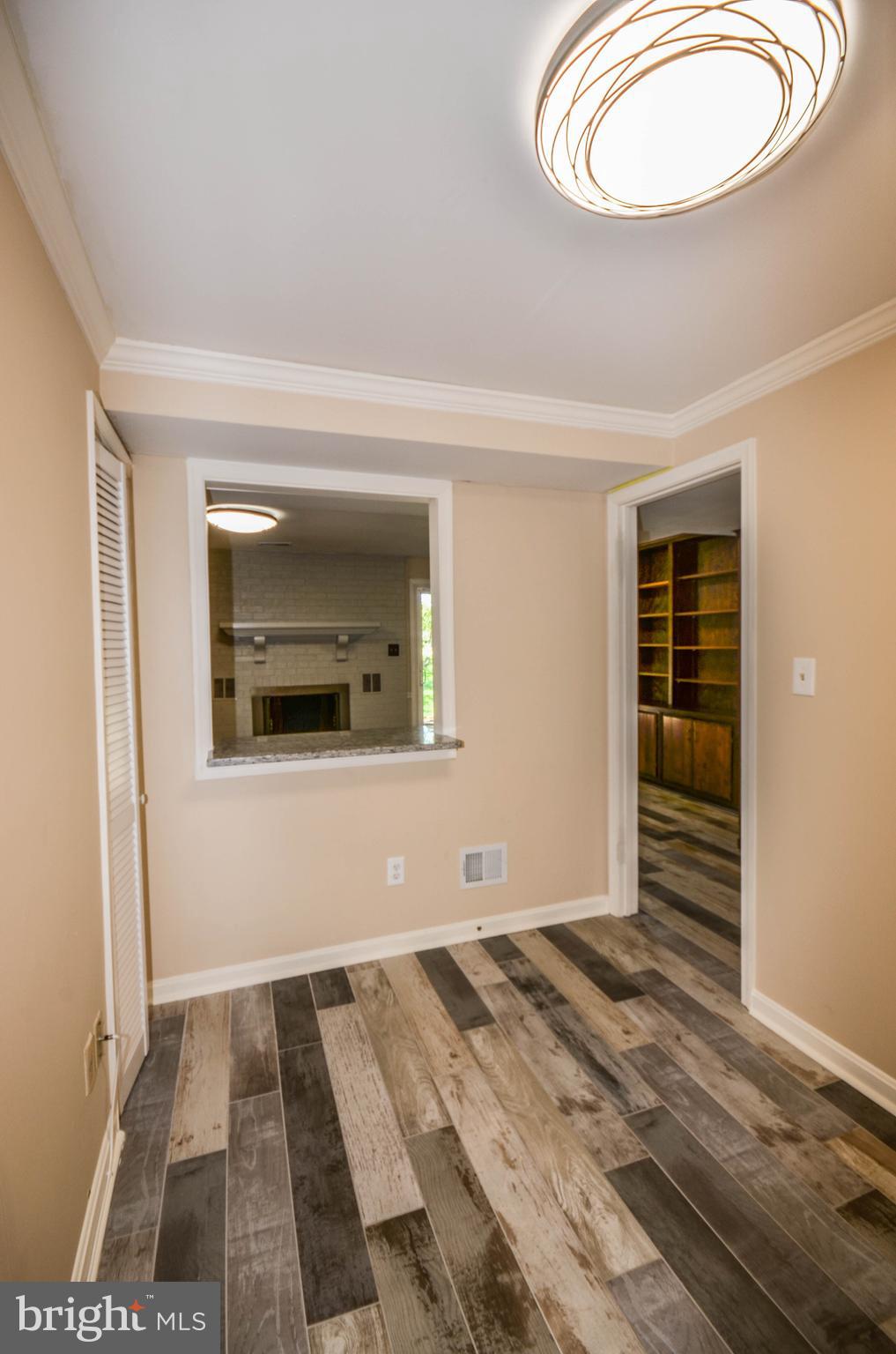 SHADOW OAK - Residential Lease