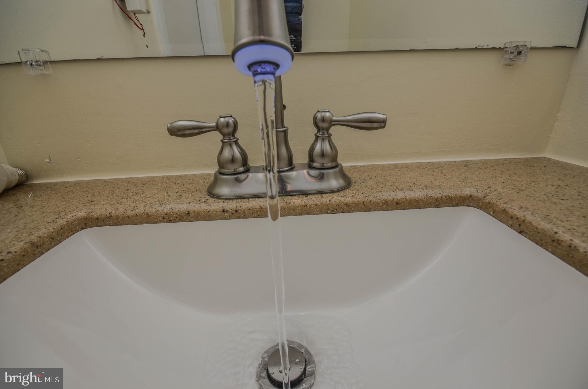 SHADOW OAK - Residential Lease